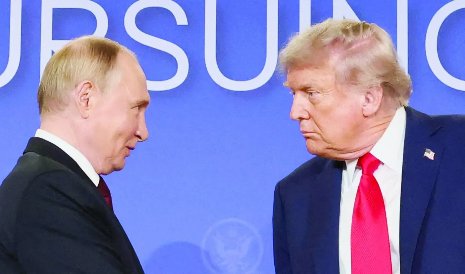 ABD Başkanı Donald Trump ve Rusya Devlet Başkanı Vladimir Putin, Alaska'nın Anchorage kentinde bir araya geldi, 15 Ağustos 2025 (Reuters)