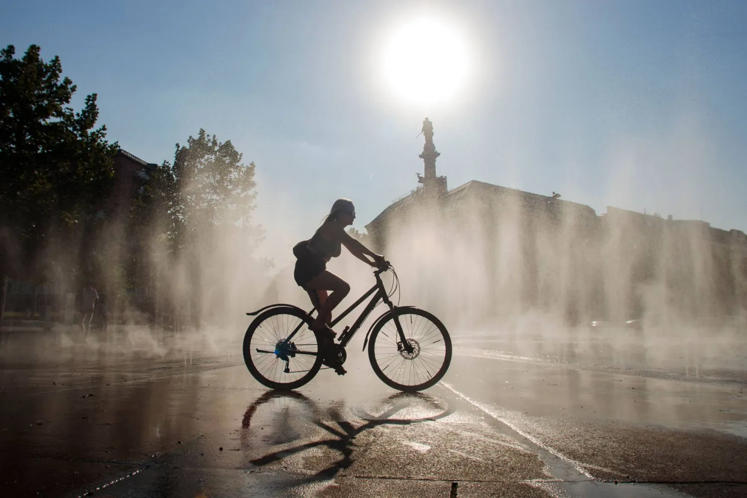 ركوب الدراجات قد يساعد على الوقاية من التدهور المعرفي (أ.ف.ب)