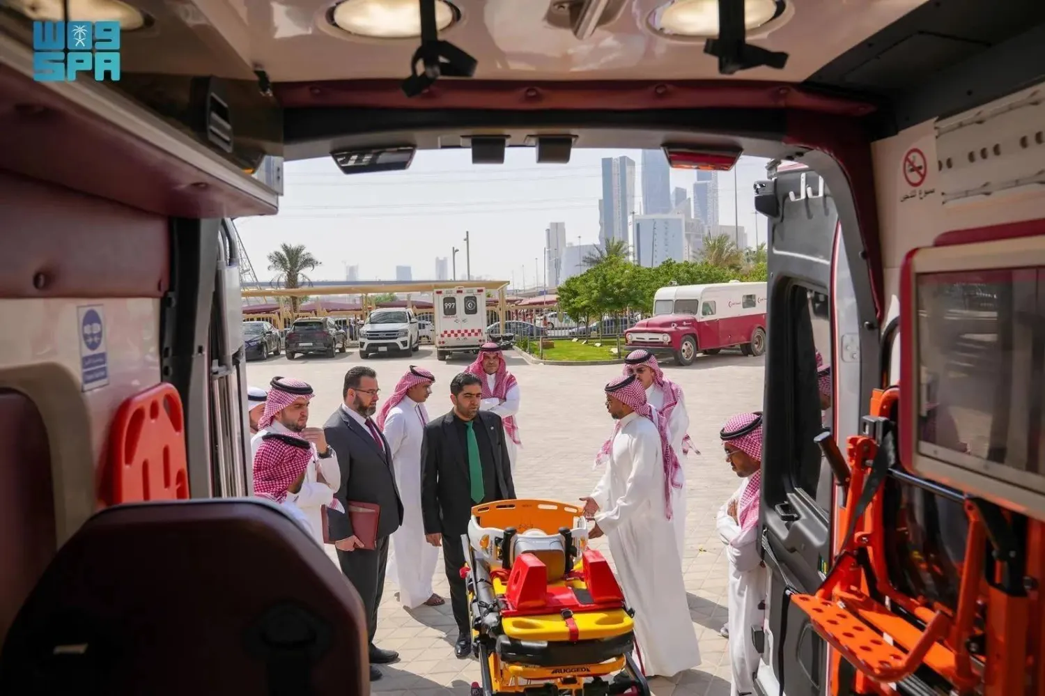 The visit included a field tour of SRCA's ambulance fleet and a review of the modern medical equipment in the vehicles. (SPA)