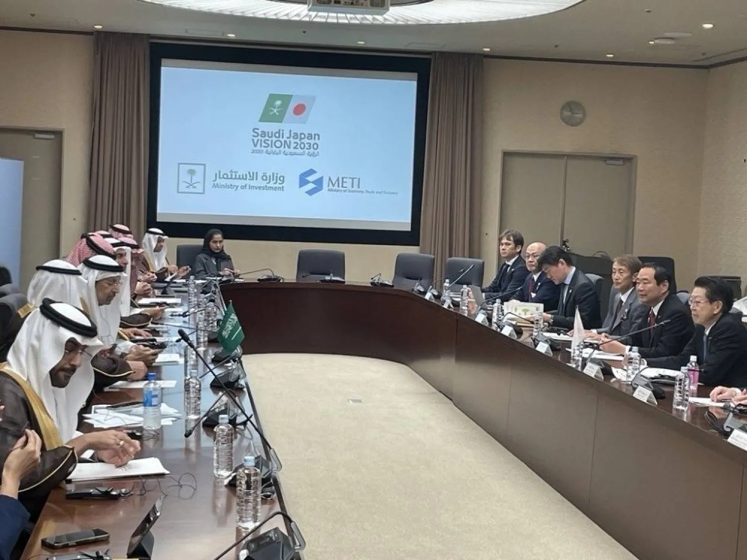جانب من الاجتماع الوزاري الثامن لـ«رؤية اليابان – السعودية 2030» في اليابان (وزارة الخارجية اليابانية)