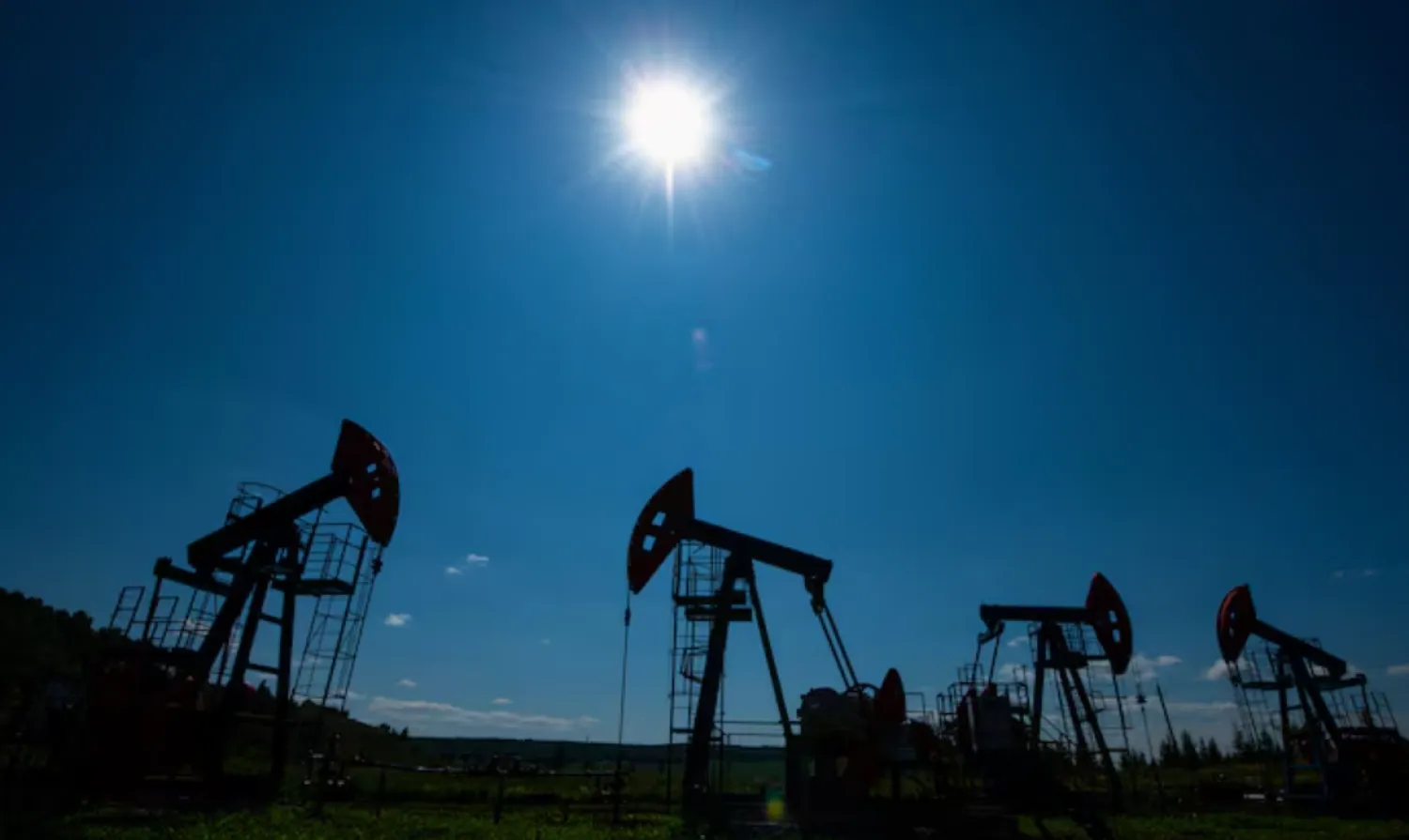 A view shows oil pump jacks outside Almetyevsk, in the Republic of Tatarstan, Russia July 14, 2025. REUTERS/Stringer/File Photo 