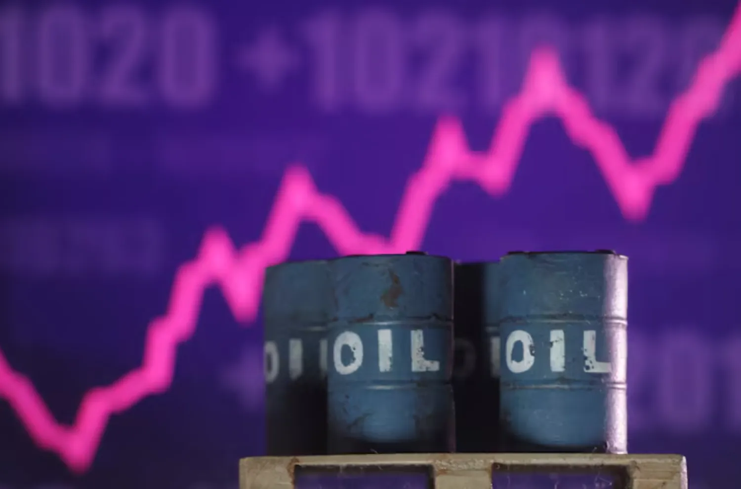 Rising stock graph and 3D printed oil barrels miniature are seen in this illustration taken June 23, 2025. REUTERS/Dado Ruvic/Illustration/File Photo 