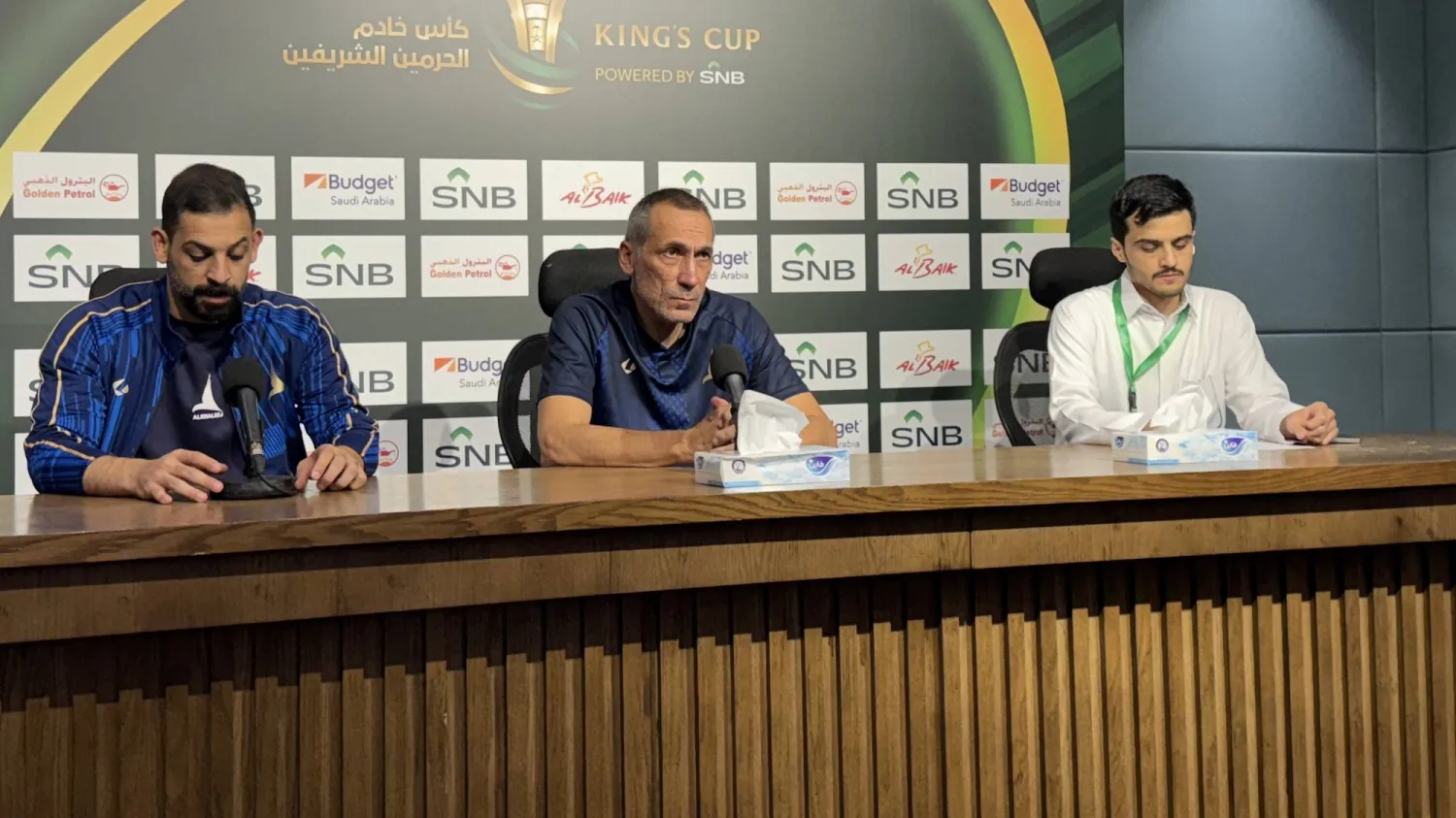 دونيس في المؤتمر الصحافي بعد المباراة (الشرق الأوسط)