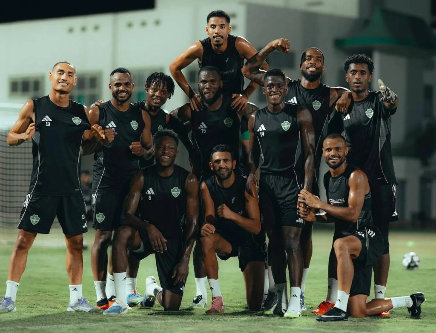 الأهلي يلتقي بيراميدز وعينه على اللقب العالمي (النادي الأهلي) 