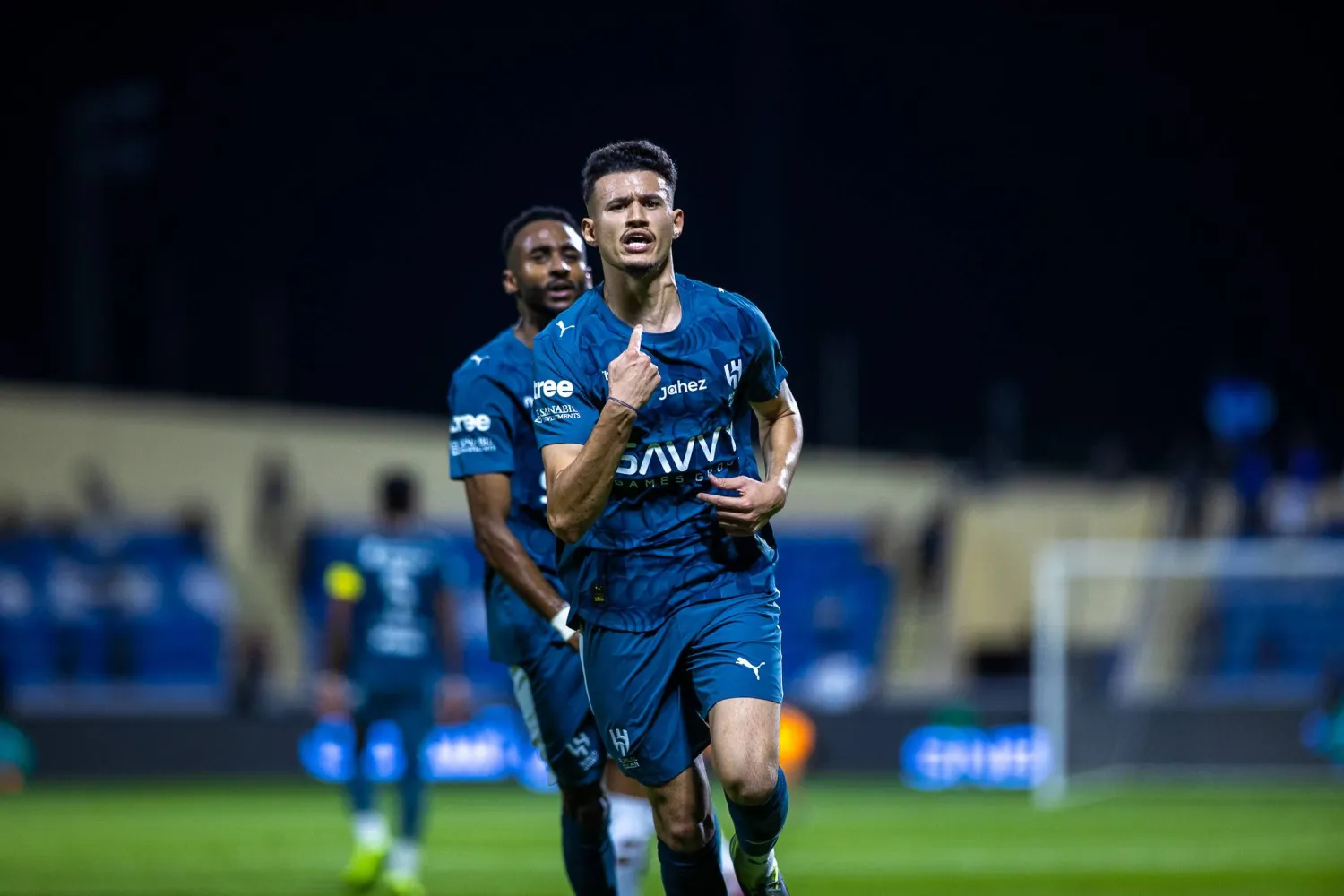 الحمدان محتفلاً بهدفه في شباك العدالة (تصوير: عيسى الدبيسي)