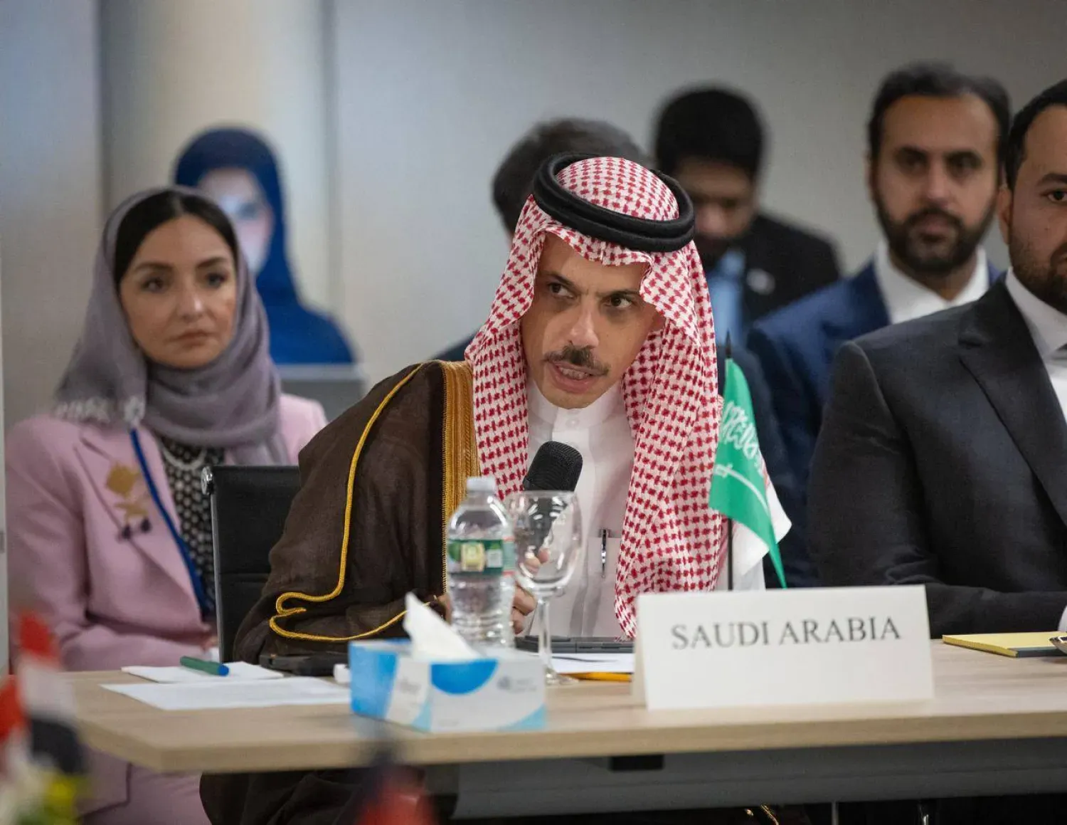 Prens Faysal bin Ferhan, bakanlar toplantısında (Suudi Arabistan Dışişleri Bakanlığı)