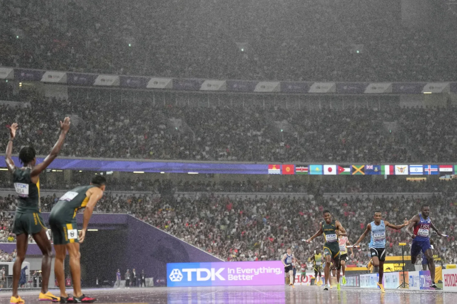 حصد عدد قياسي من الدول ميداليات في بطولة العالم لألعاب القوى في طوكيو (أ.ب)