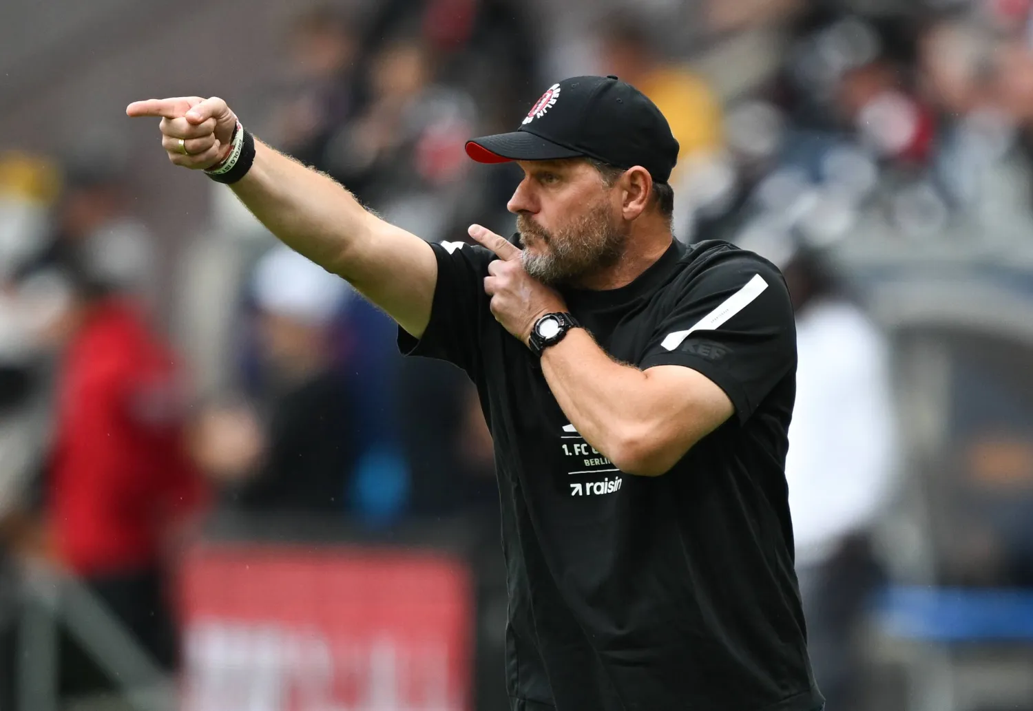 شتيفن باومغارت مدرب فريق يونيون برلين (د.ب.أ)