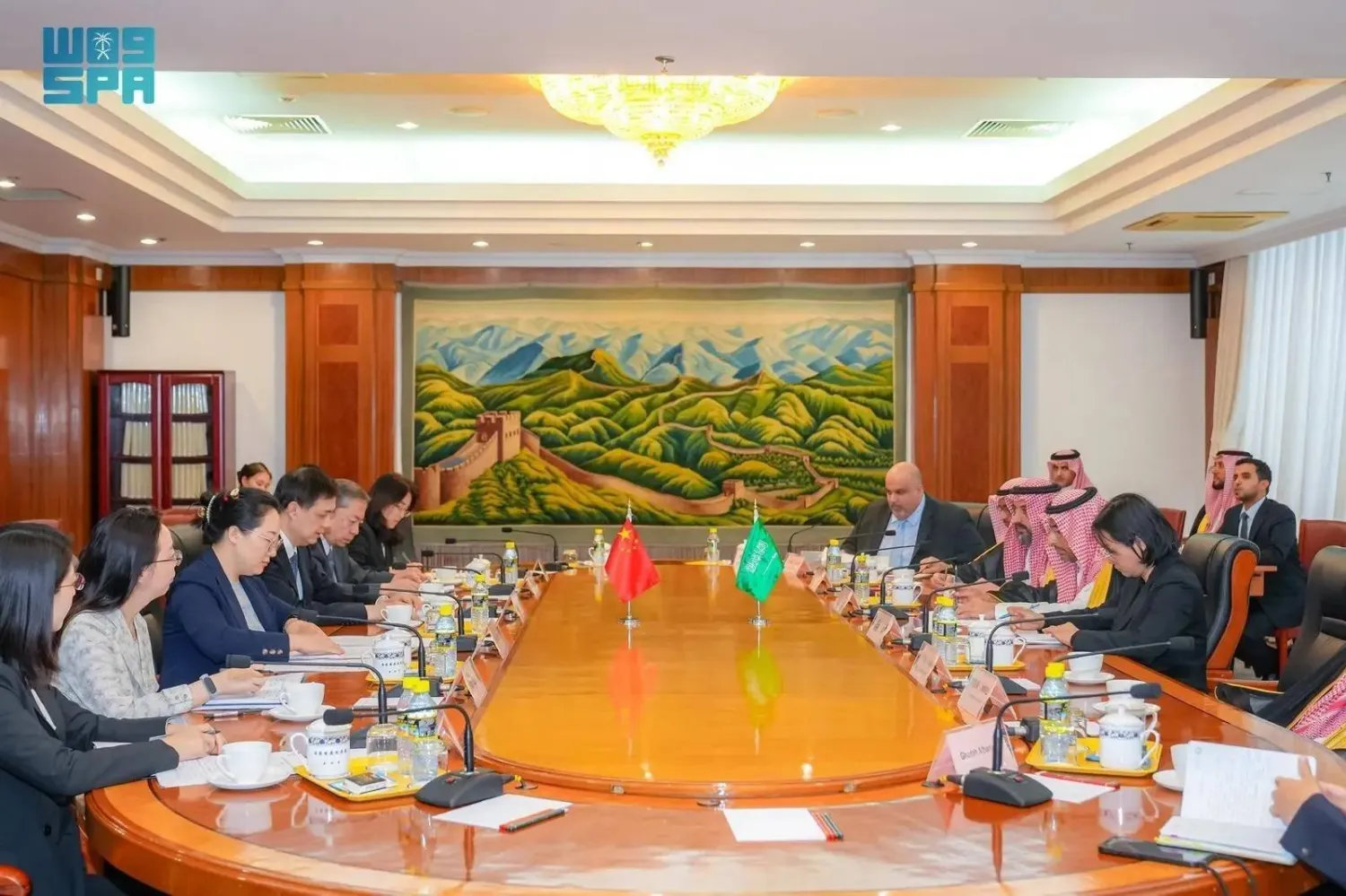 The Saudi and Chinese delegations meet. (SPA)