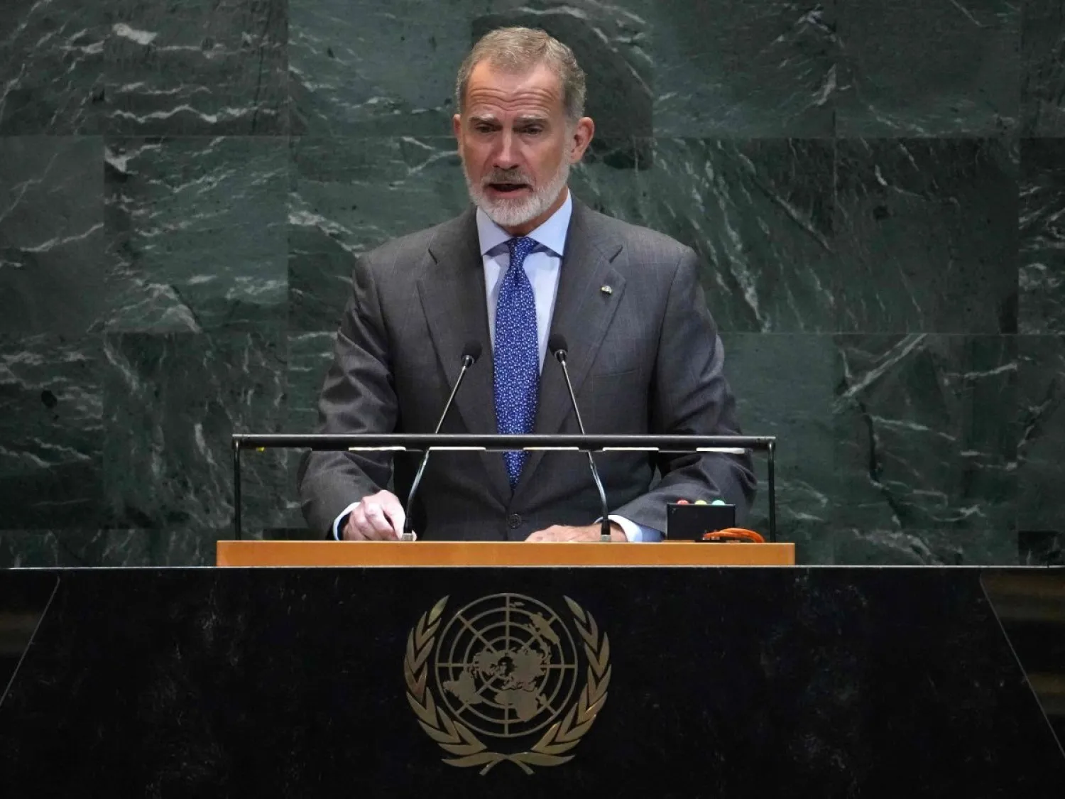 العاهل الإسباني الملك فيليبي السادس يلقي كلمة خلال المناقشة العامة للجمعية العامة للأمم المتحدة في نيويورك الأربعاء (أ.ف.ب)