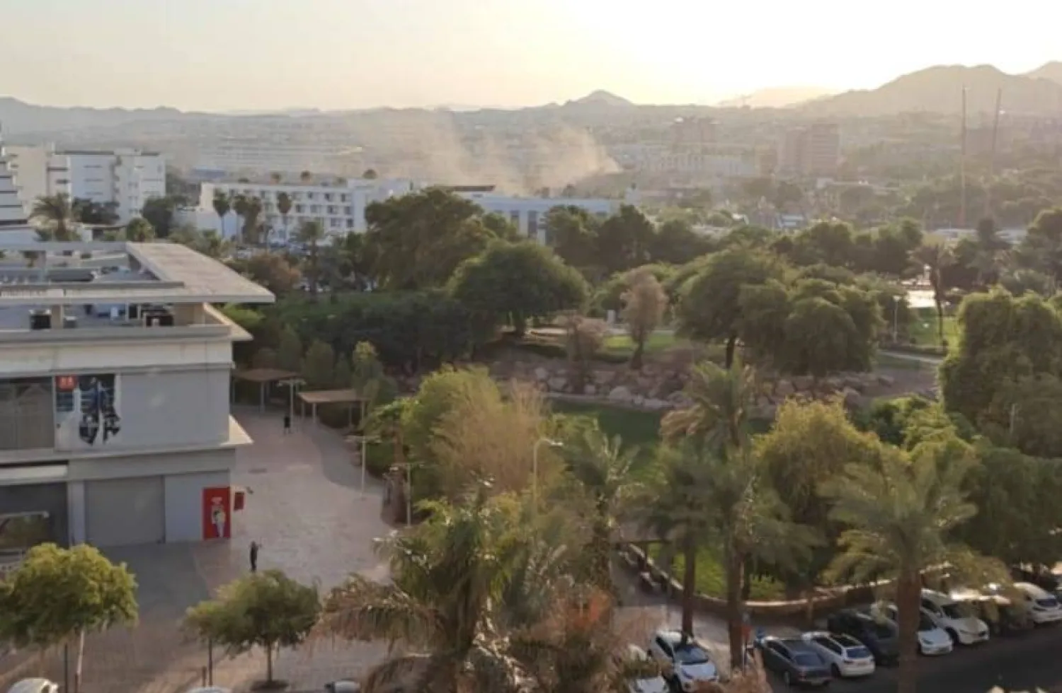 صورة التقطت في أعقاب سقوط الطائرة المسيّرة في إيلات اليوم (وسائل إعلام إسرائيلية)