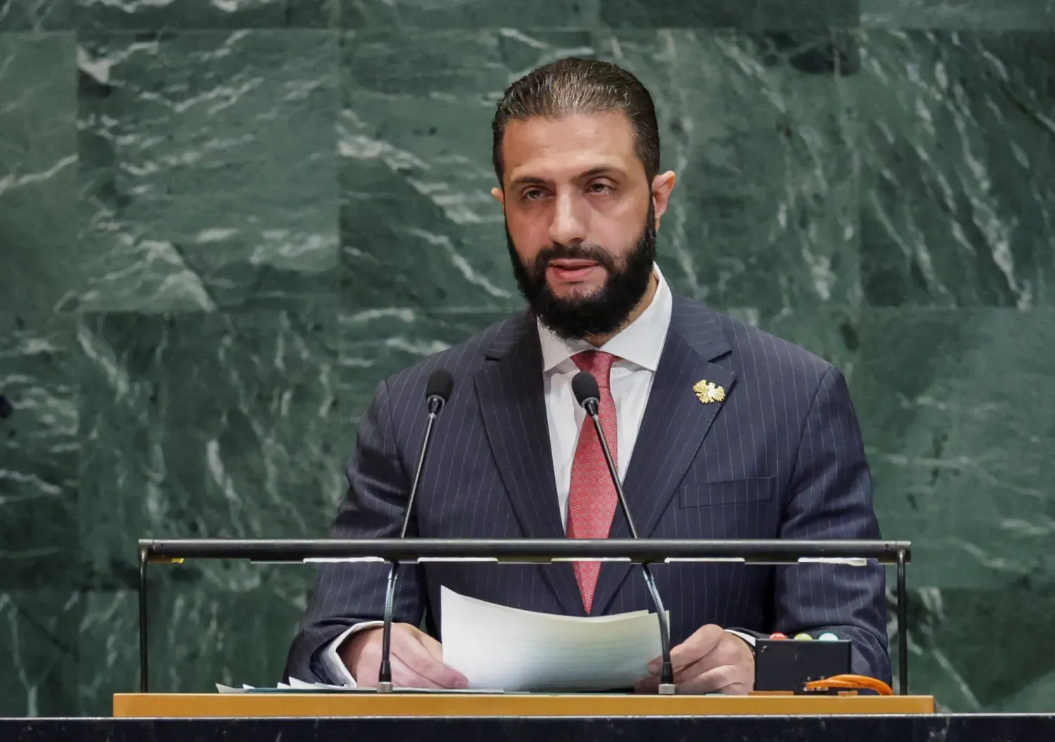 Suriye Cumhurbaşkanı Ahmed eş-Şara, New York'taki BM Genel Merkezi'nde düzenlenen 80. BM Genel Kurul toplantıları kapsamında bir konuşma yaptı, 24 Eylül 2025 (Reuters)