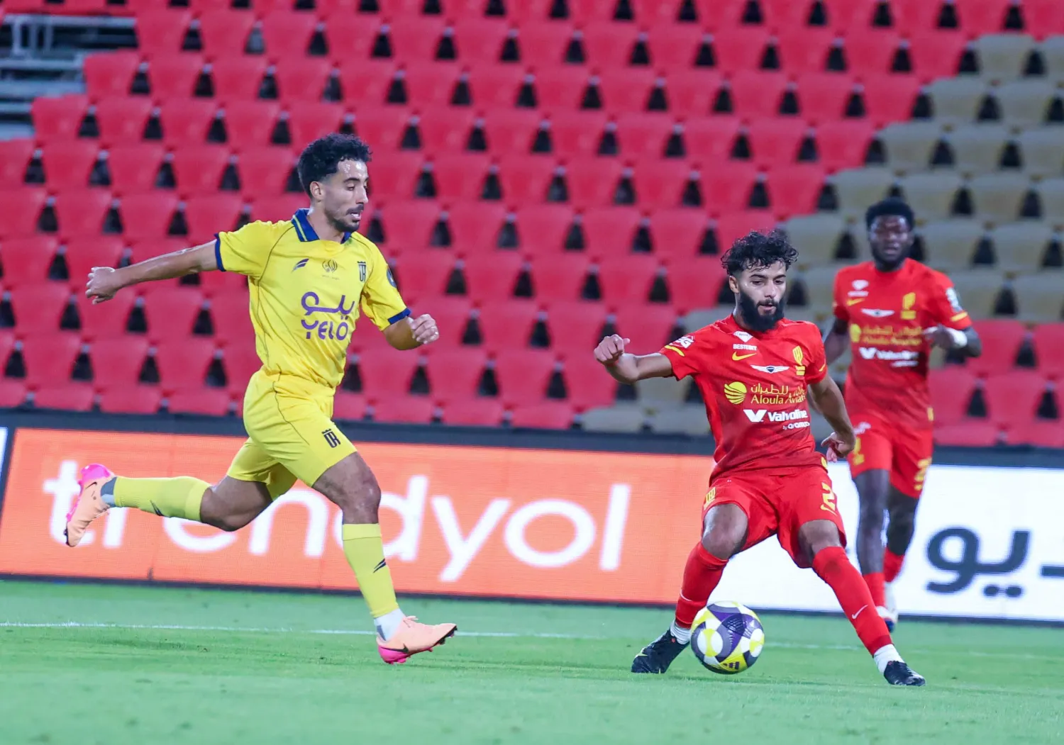 وزارة الرياضة تحقق في غياب «التنظيم" عن مباراة العروبة والقادسية