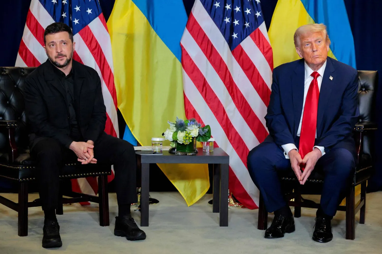  ABD Başkanı Donald Trump ile Ukrayna Devlet Başkanı Vladimir Zelenskiy, New York'taki görüşmelerinde (AFP)