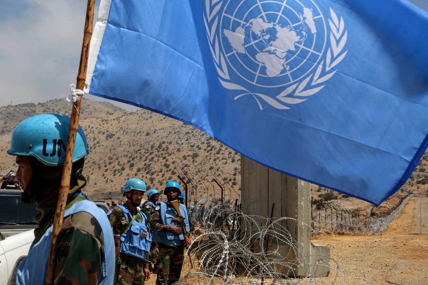 FILED - 26 August 2023, Lebanon, Kfrachouba: UN peacekeeping troops secure the Lebanese border side with Israel at the outskirts of the Lebanese southern village of Kfarchouba. Photo: Marwan Naamani/dpa