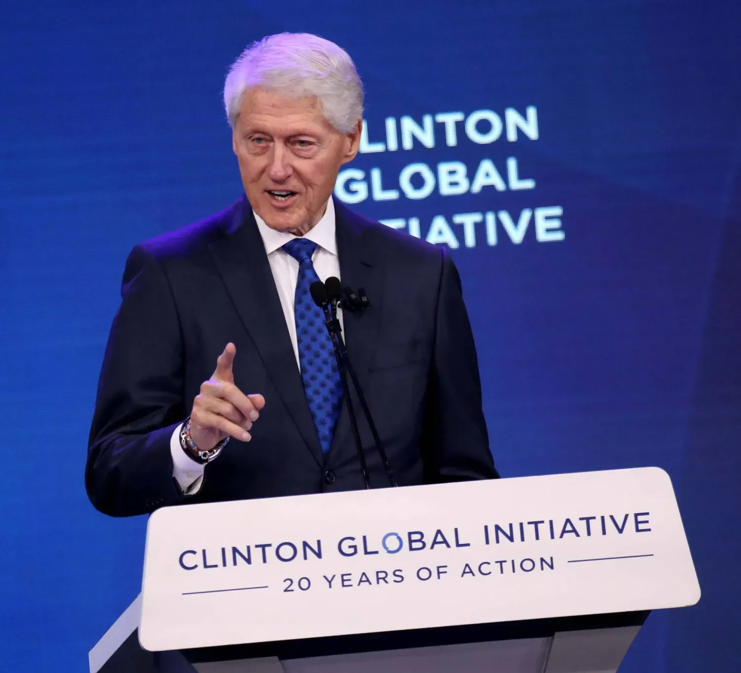 Bill Clinton, dün New York'ta düzenlenen Clinton Küresel Girişimi'nin yıllık toplantısında konuştu. (DPA)