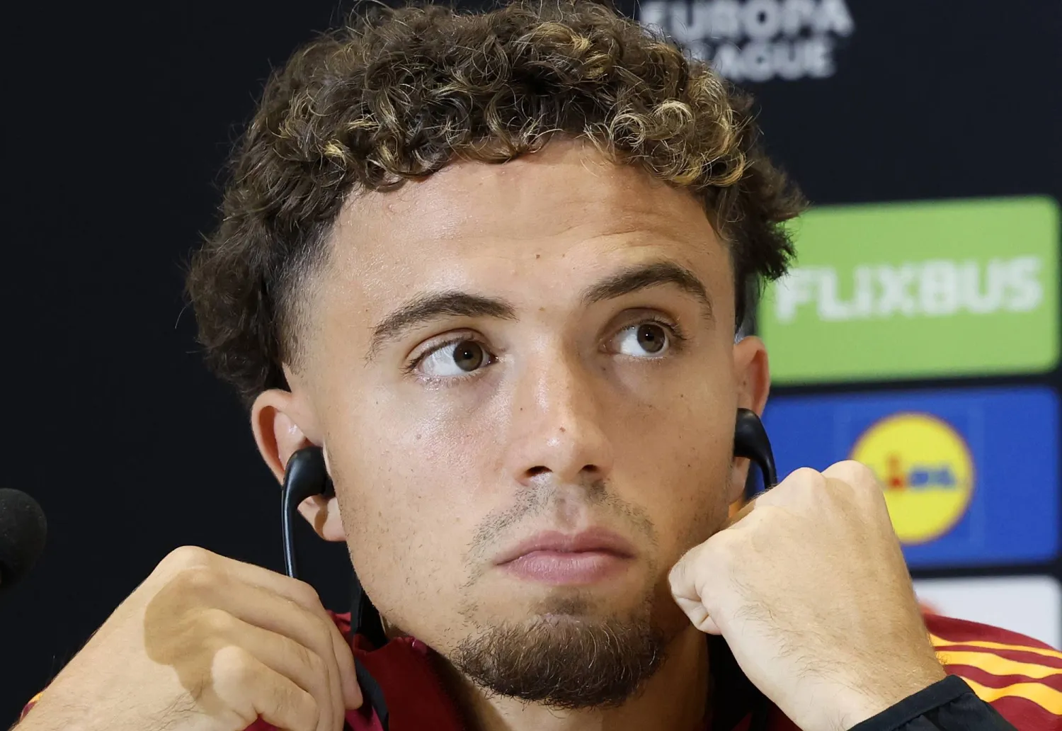 نائل العيناوي (إ.ب.أ)