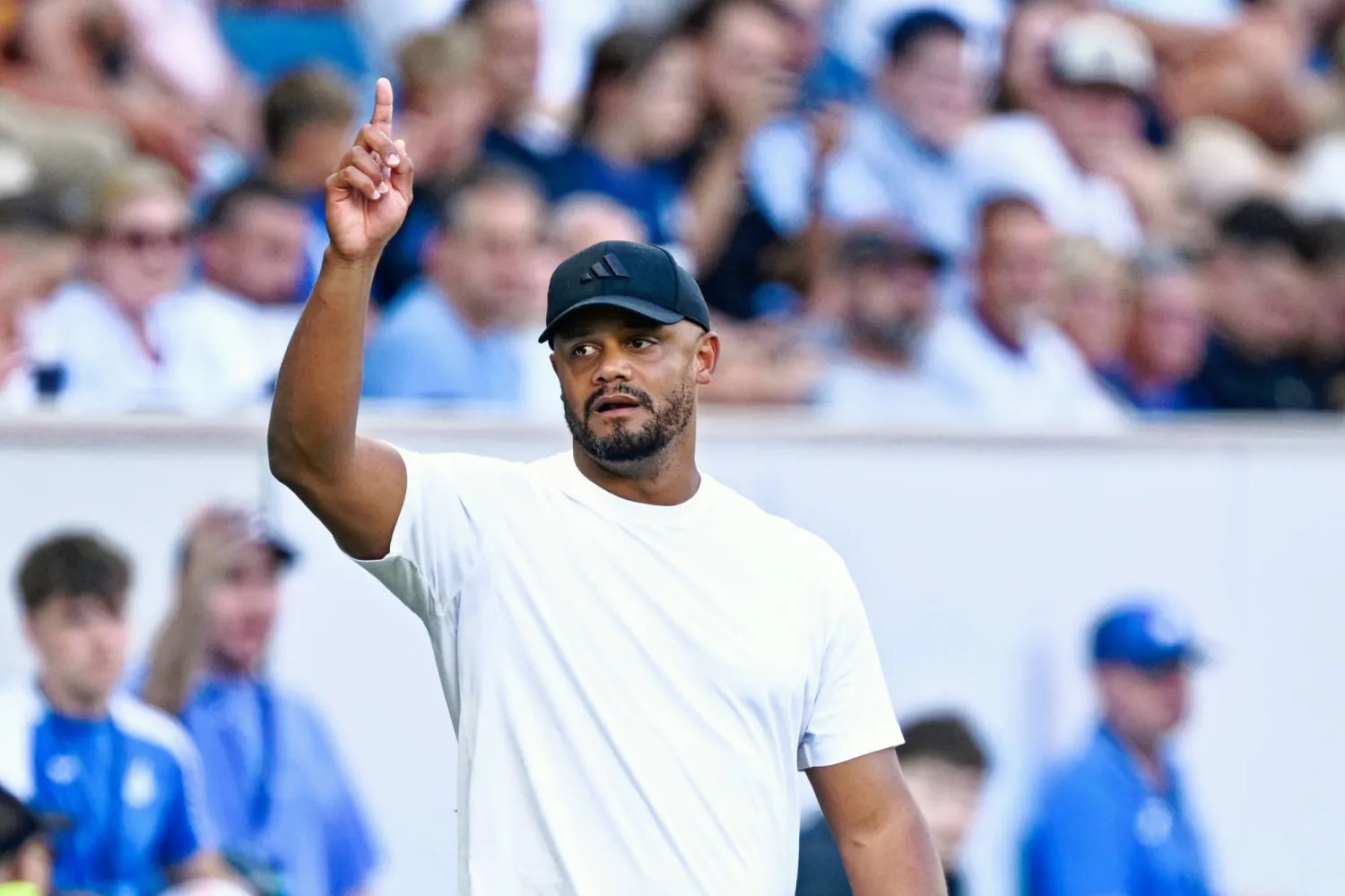 كومباني يطالب بايرن بعدم التهاون أمام فيردر بريمن (د.ب.أ)