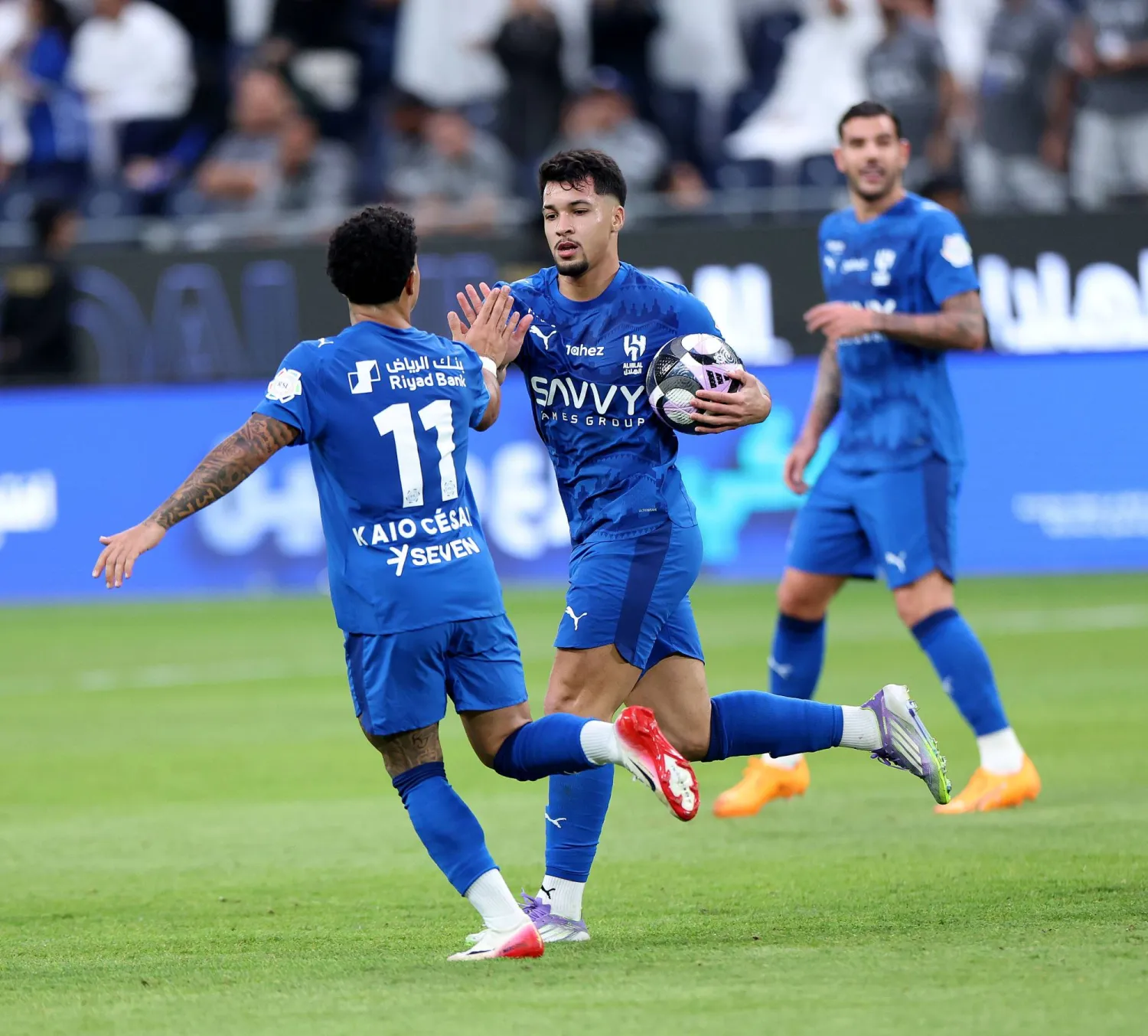 ليوناردو استثمر عودته بتقديم نفسه عبر ثنائية في شباك الأخدود (تصوير: مشعل القدير) 