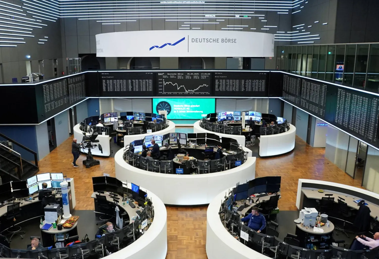 مخطط مؤشر الأسهم الألماني «داكس» في بورصة فرانكفورت (رويترز)