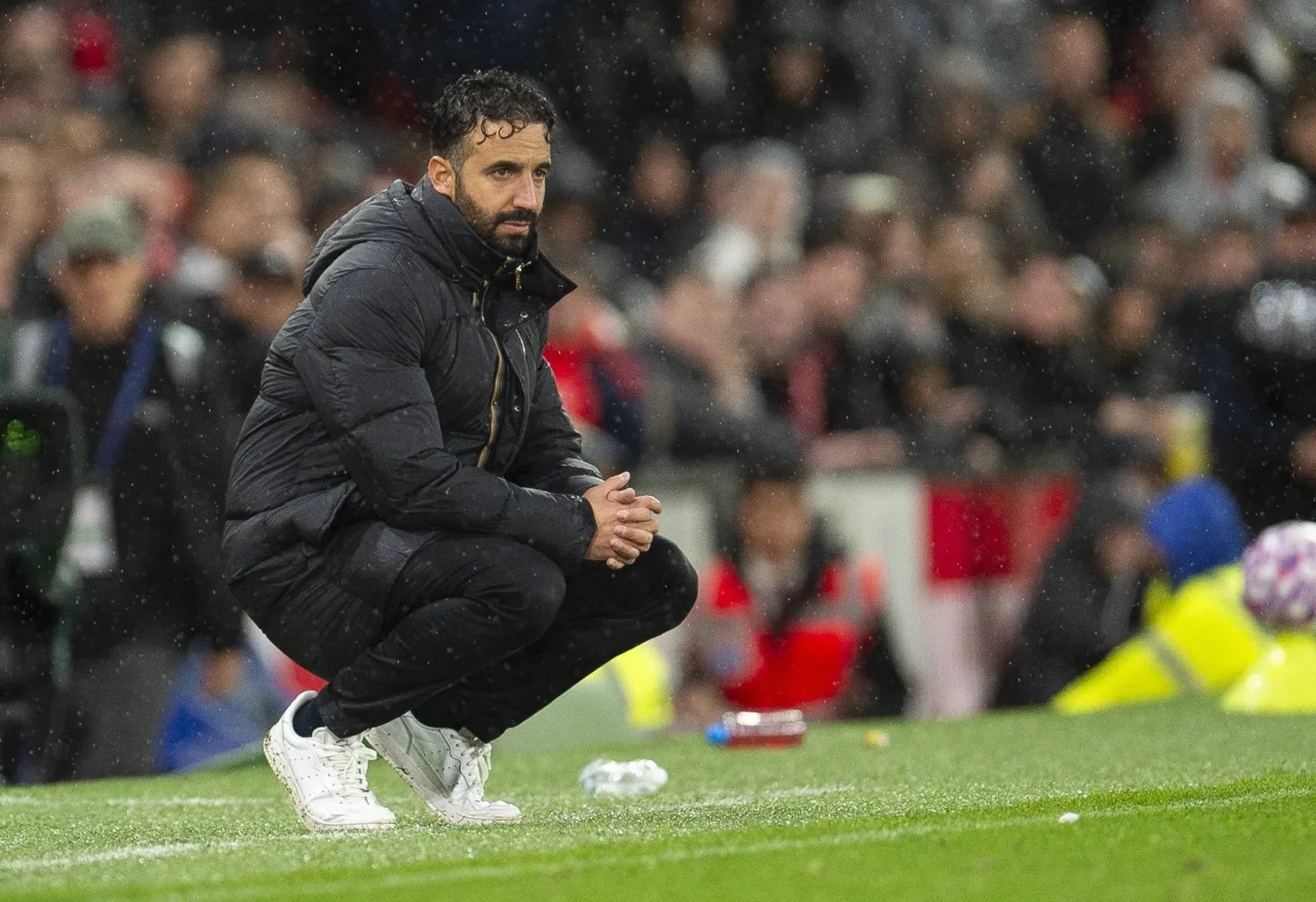 البرتغالي روبن أموريم مدرب مانشستر يونايتد (إ.ب.أ)