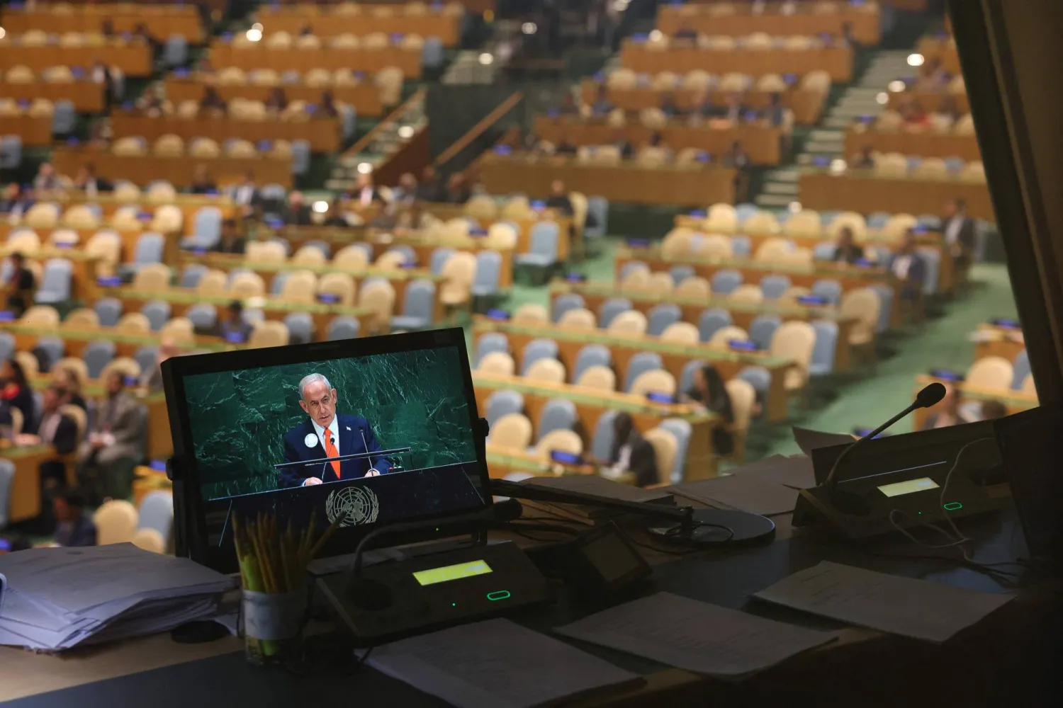 خلال كلمة رئيس الوزراء الإسرائيلي بنيامين نتنياهو أمام الجمعية العامة للأمم المتحدة (أ.ف.ب)