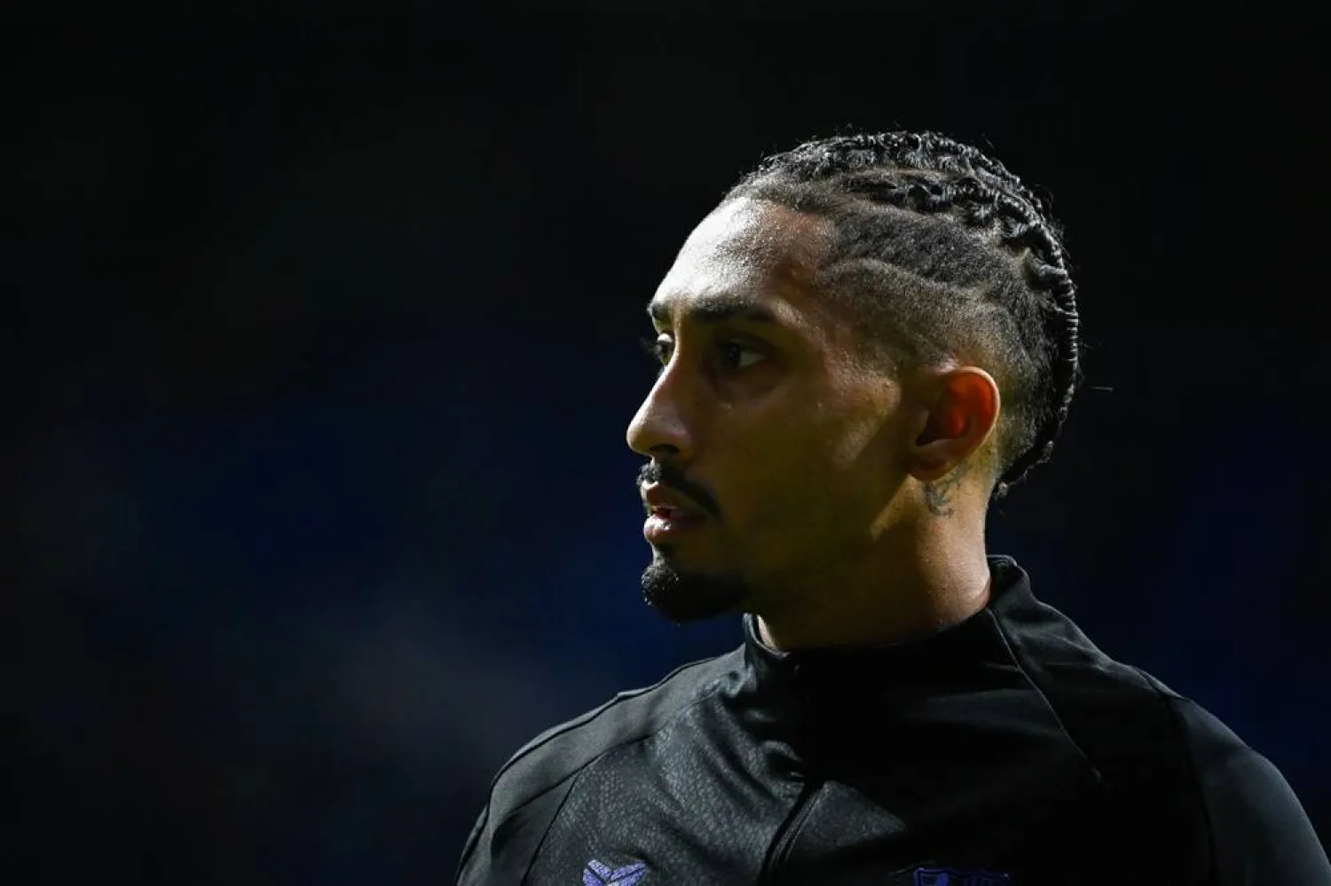  Barcelona's Brazilian forward #11 Raphinha looks on during the warm up before the Spanish league football match between Real Oviedo and FC Barcelona at the Carlos Tartiere stadium in Oviedo on September 25, 2025. (AFP)