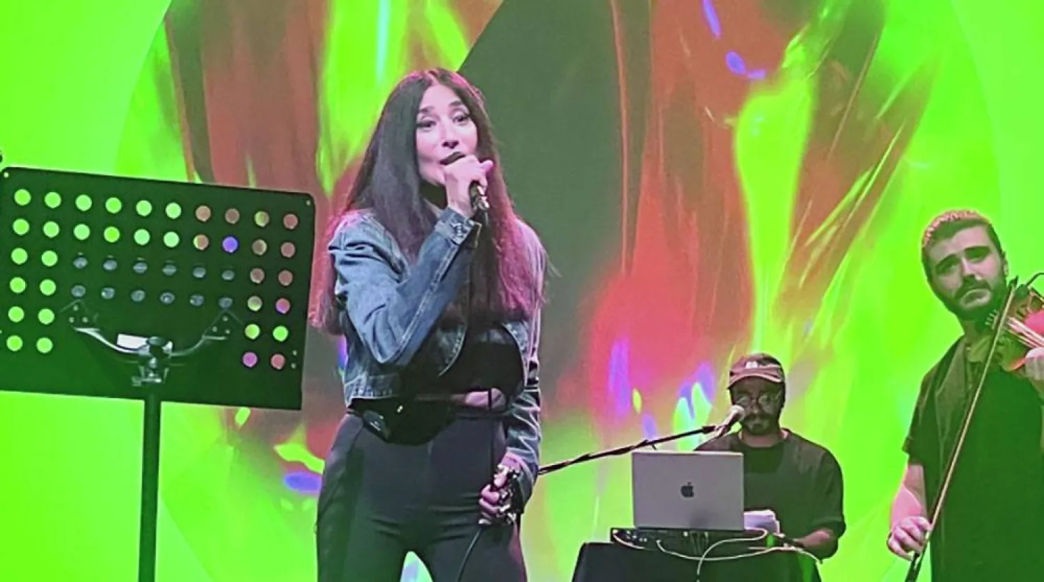 لابيدوس خلال حفلها في بيروت على مسرح {مترو المدينة} (الشرق الأوسط)