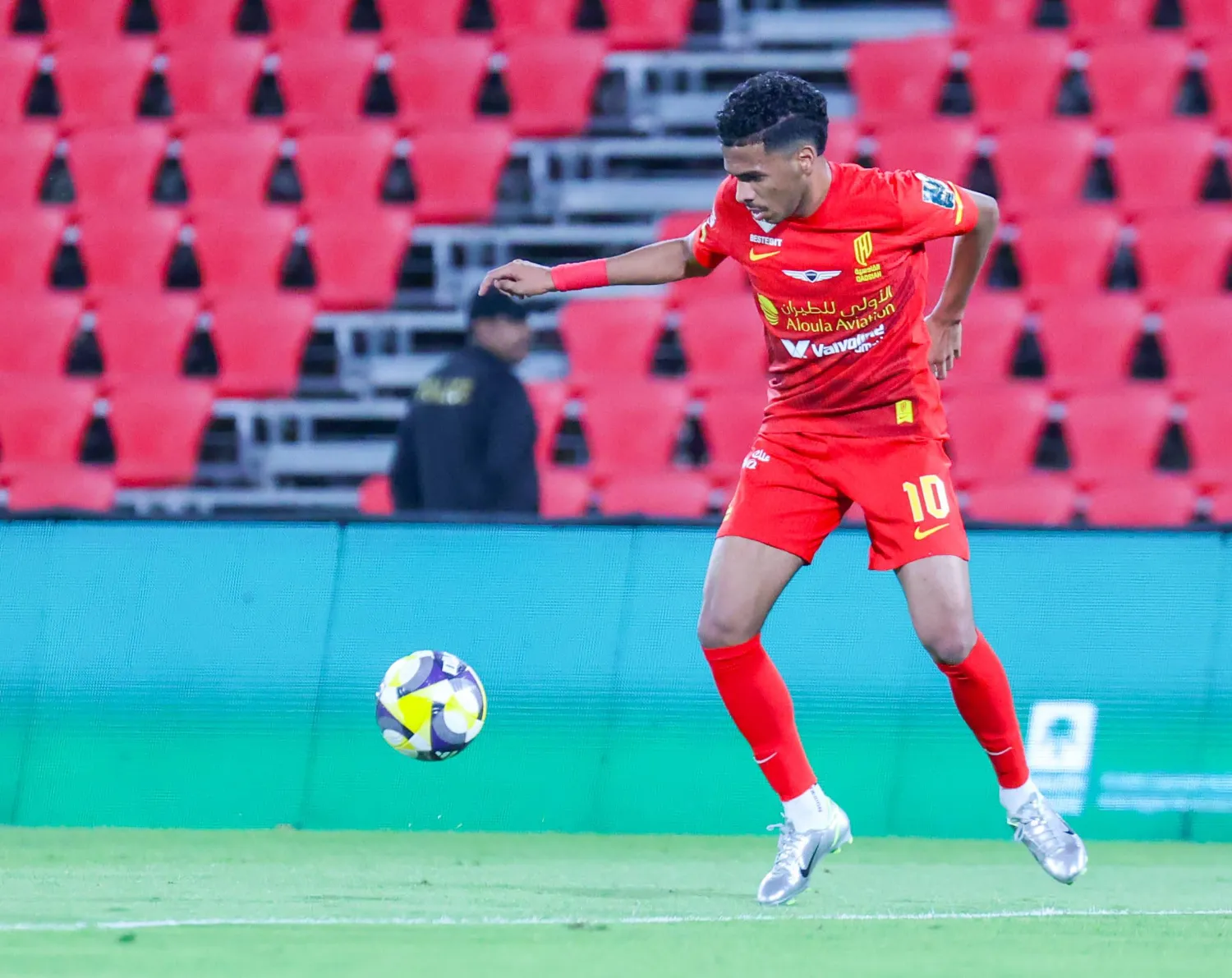 مصعب الجوير لاعب القادسية (تصوير: سعد الدوسري)