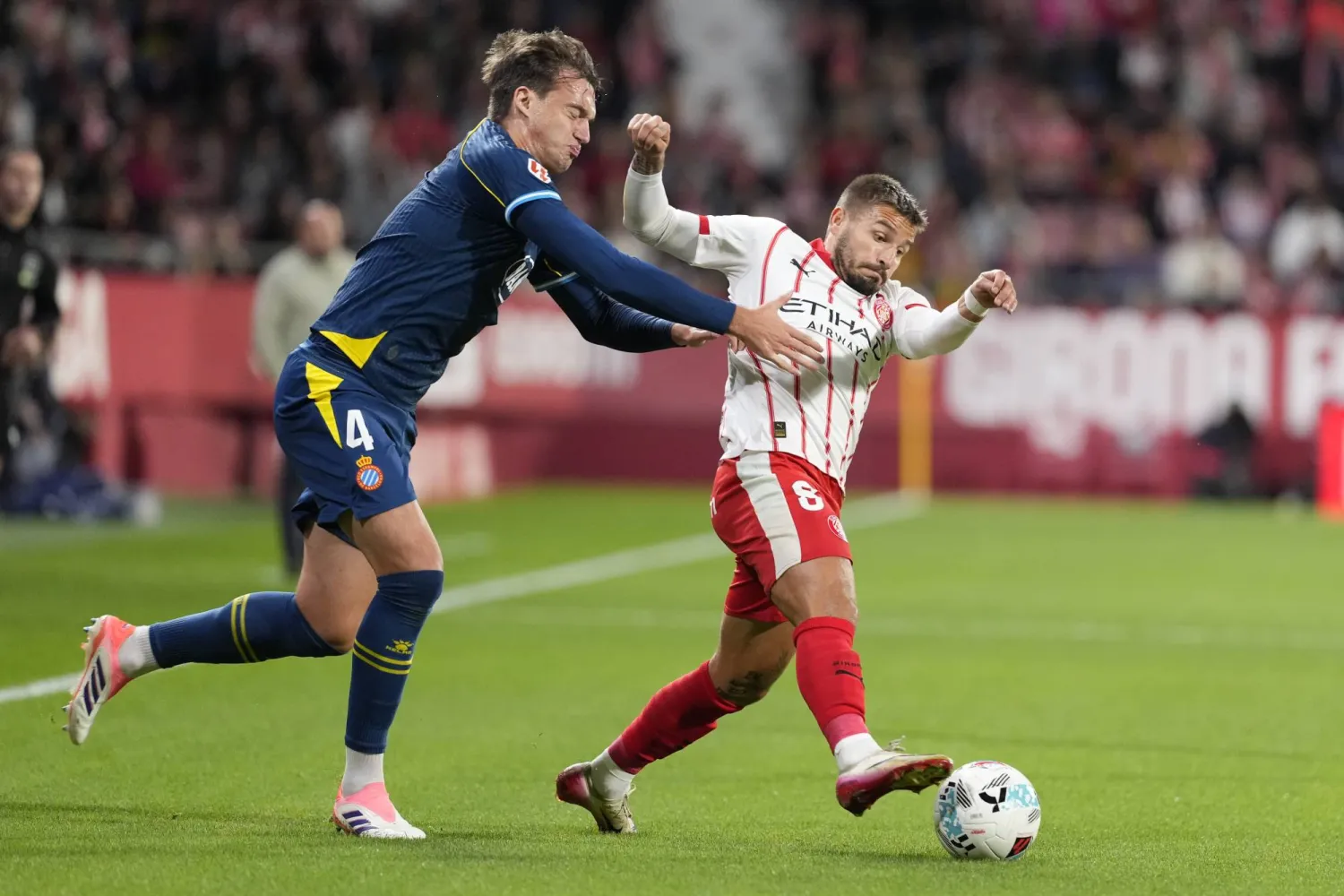 من المواجهة التي جمعت جيرونا وإسبانيول (إ.ب.أ)