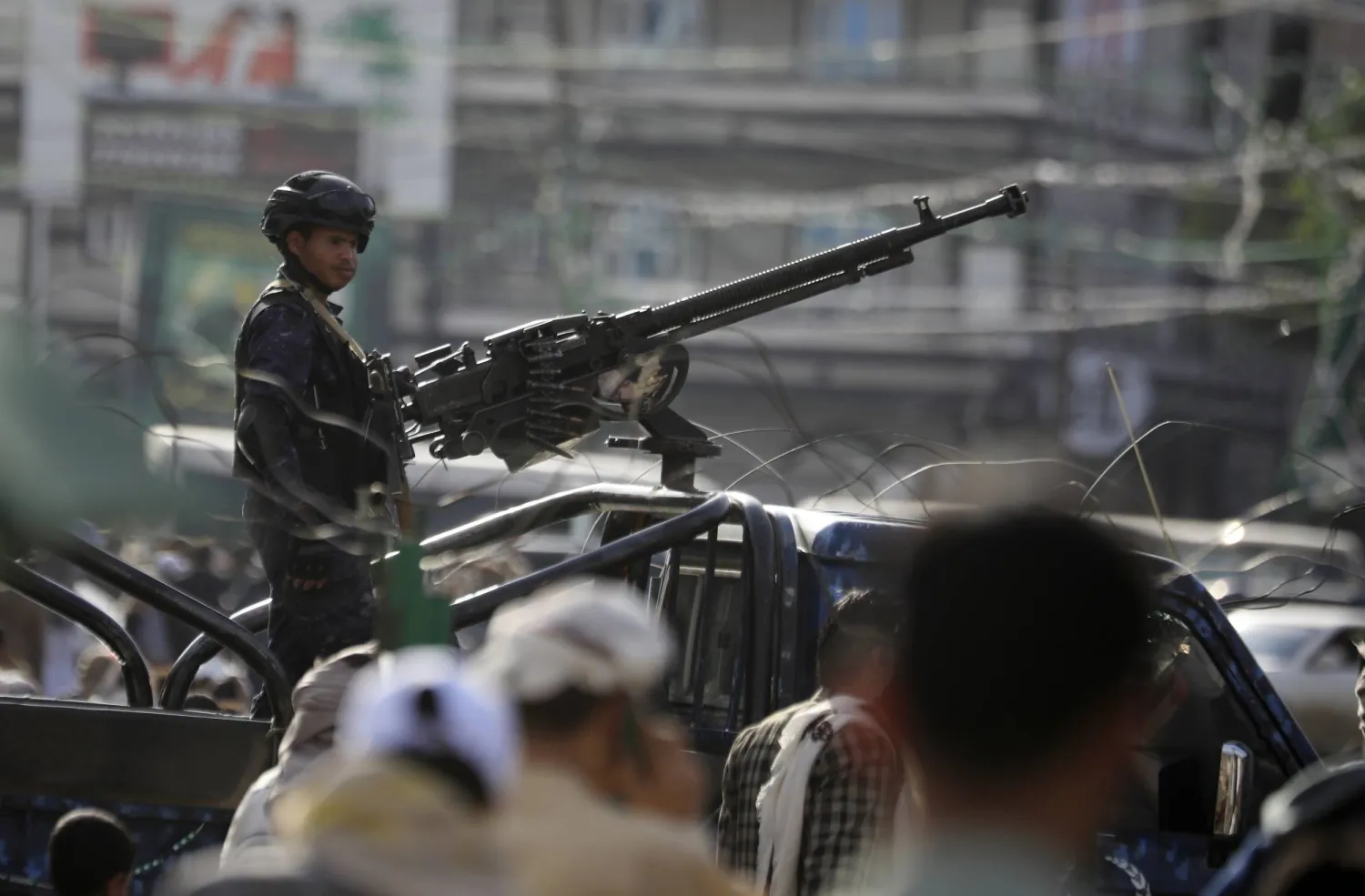A Houthi militiaman mans a machine gun on a pick-up truck while on patrol in Sanaa, Yemen, 26 September 2025. EPA/YAHYA ARHAB