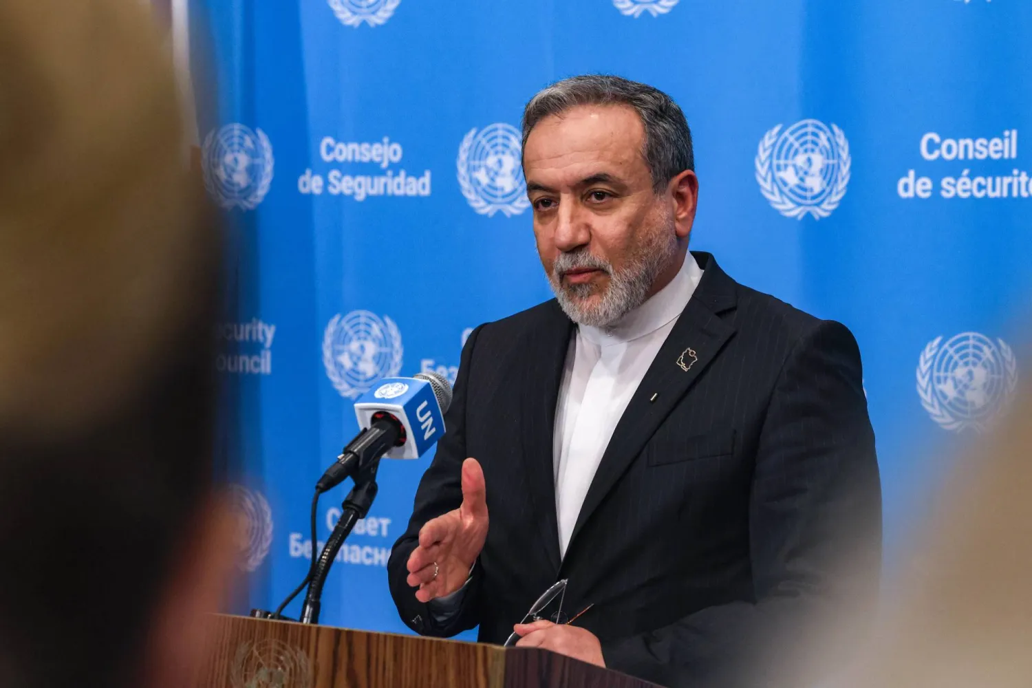 26 September 2025, US, New York: Iran's Foreign Minister Abbas Araghchi briefs the press after a UN Security Council vote on a draft resolution to delay the sanctions on Iran on the sidelines of the UN General Assembly at the headquarters in New York. Photo: Bianca Otero/ZUMA Press Wire/dpa