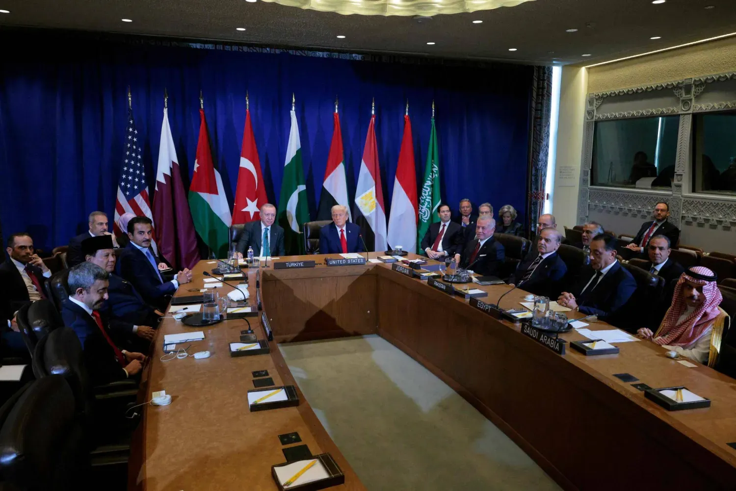 ABD Başkanı Donald Trump, Birleşmiş Milletler (BM) Genel Kurulu toplantıları sırasında Gazze meselesini görüşmek üzere Arap ve Müslüman liderlerle bir araya geldi. (AFP)
