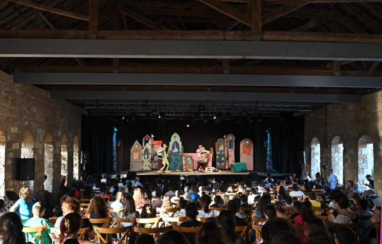 الجمهور الجبيلي يكتشف خشبة لا تحتاج رحلة إلى العاصمة (صدى المسرح)