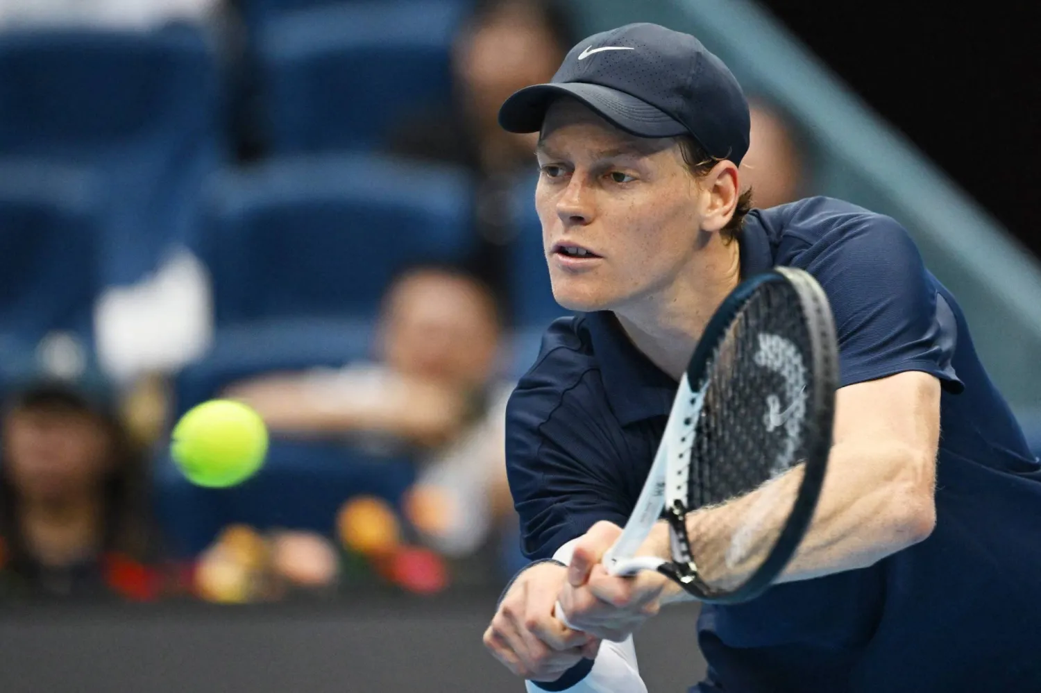 الإيطالي يانيك سينر يتقدم في بكين (أ.ف.ب)