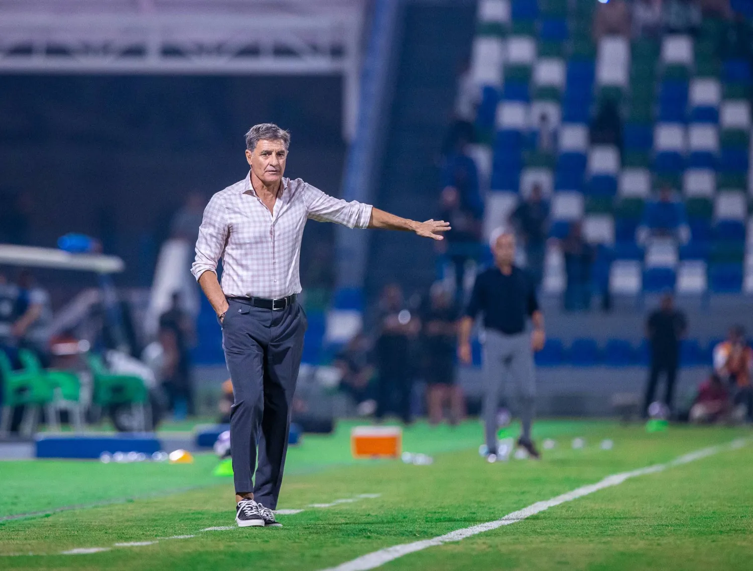 الإسباني ميشيل غونزاليس مدرب فريق القادسية (تصوير: عيسى الدبيسي) 