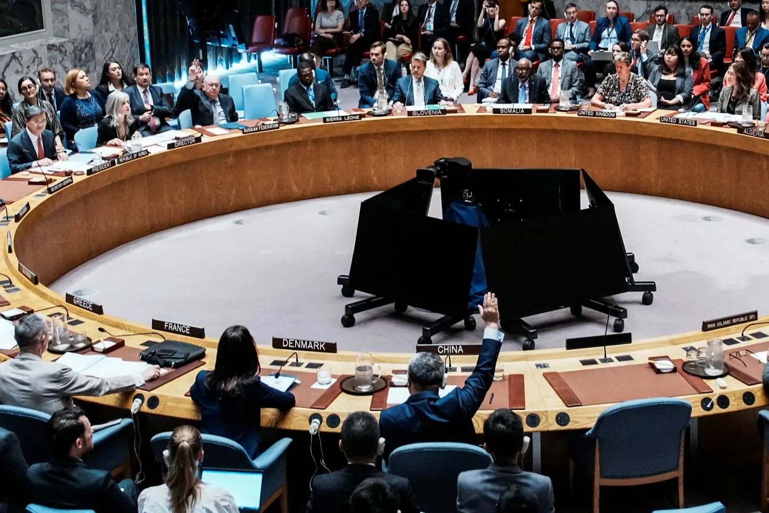 Members of the UN Security Council vote in favor of a resolution that would permanently lift UN sanctions on Iran at the UN headquarters in New York City, US, September 19, 2025. REUTERS/Eduardo Munoz