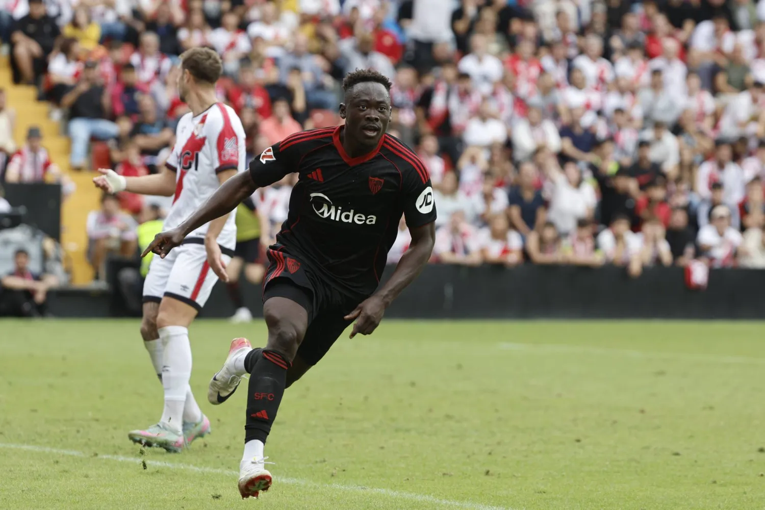 أكور آدامز (إ.ب.أ)