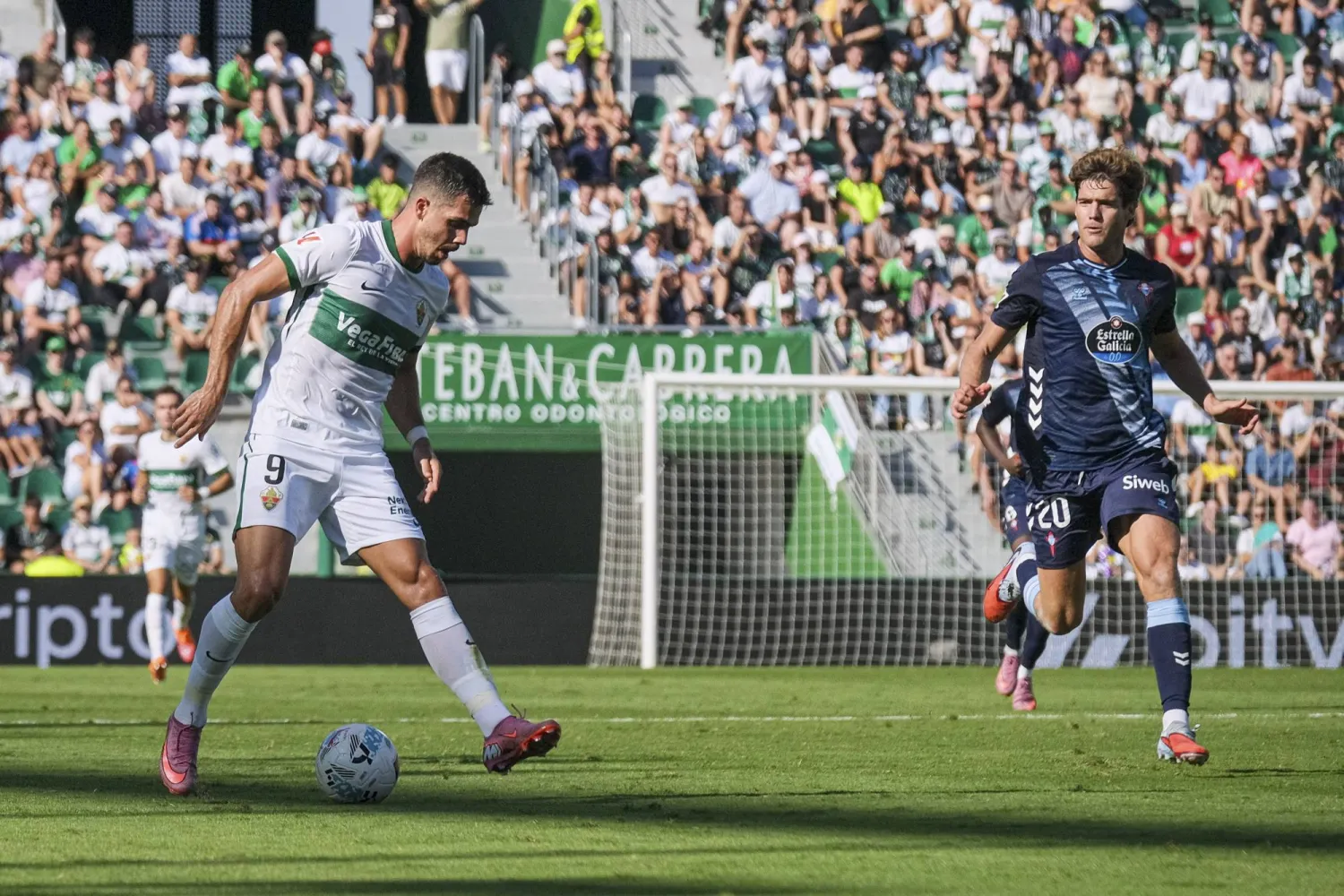 إلتشي هزم سيلتا فيغو وواصل نتائجه الجيدة (إ.ب.أ) 