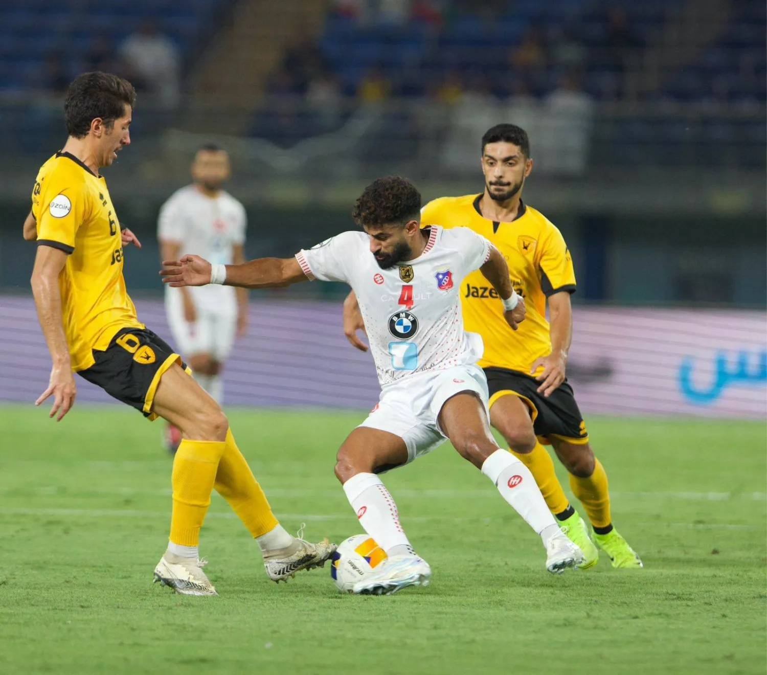 عقوبات بالجملة على خلفية مباراة الكويت والقادسية (نادي الكويت)