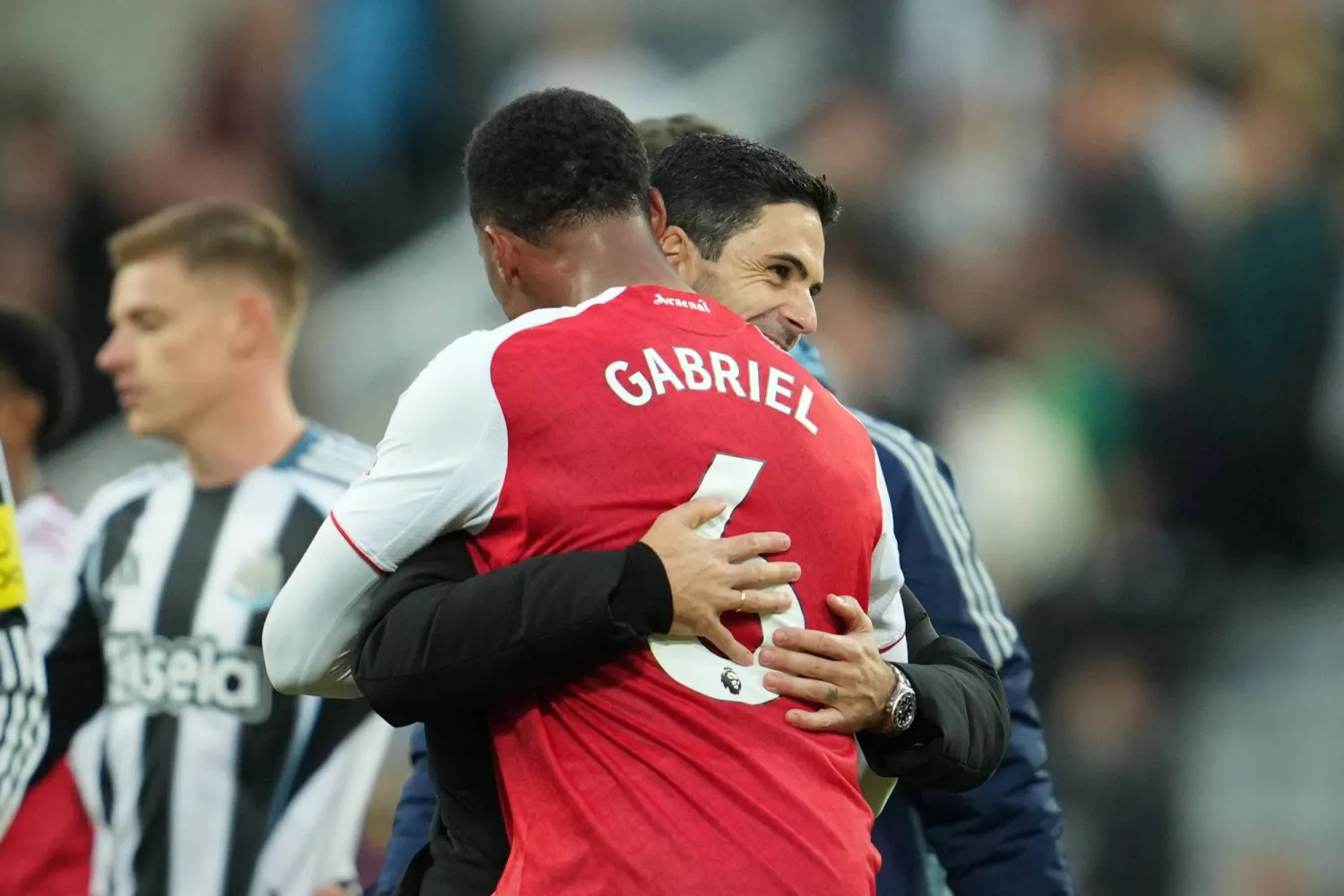 الانتقادات التي وُجِّهت لميكيل أرتيتا بسبب حذره المبالغ فيه في المباريات الكبيرة جعلته يقرر هذه المرة أن يكون أكثر جرأة في اختياراته (أ.ب)