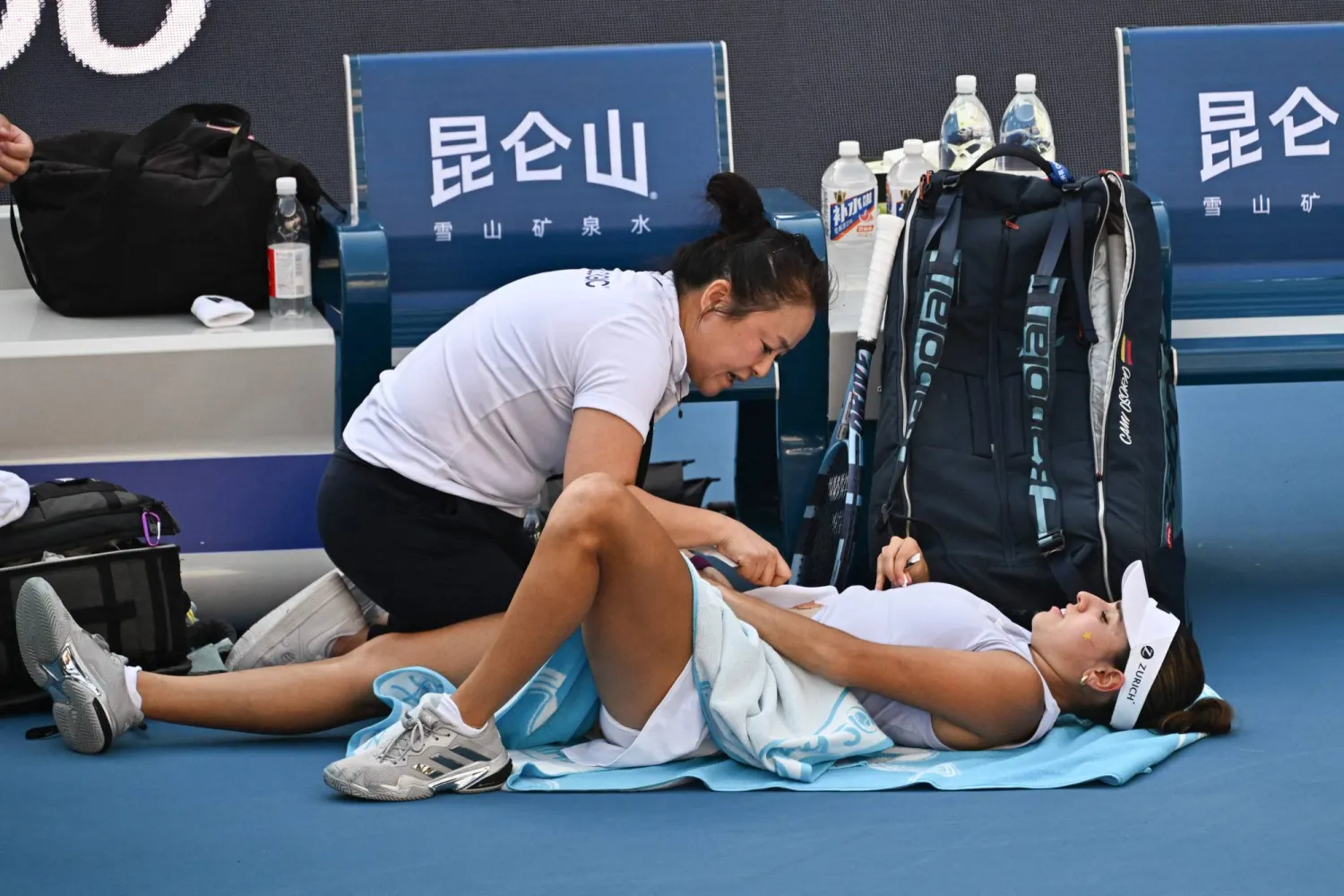 إيغا شفيونتيك تعرضت لسلسلة من الإصابات (أ.ف.ب)