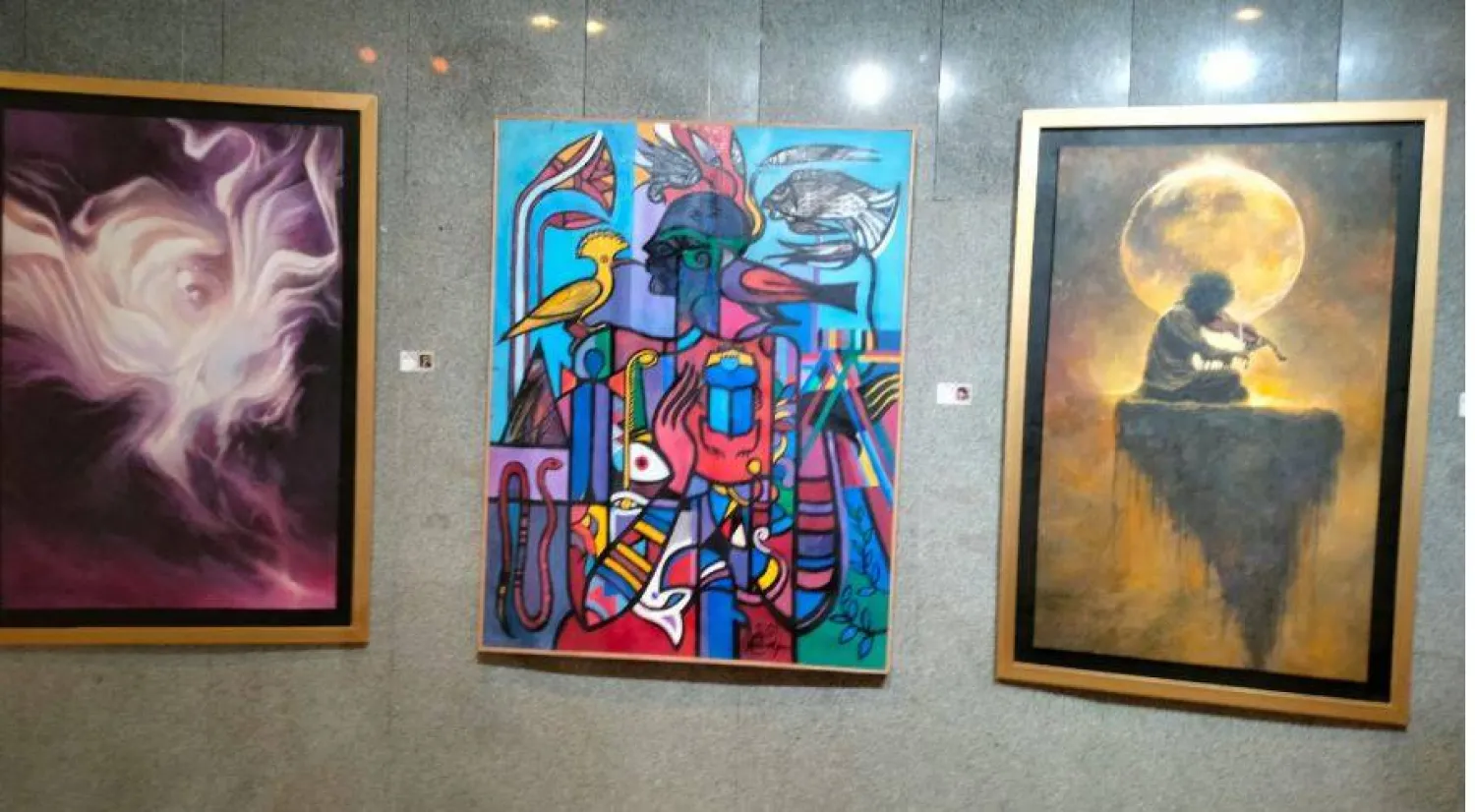 المعرض ضم أعمالاً من مدارس فنية متنوعة (الشرق الأوسط)