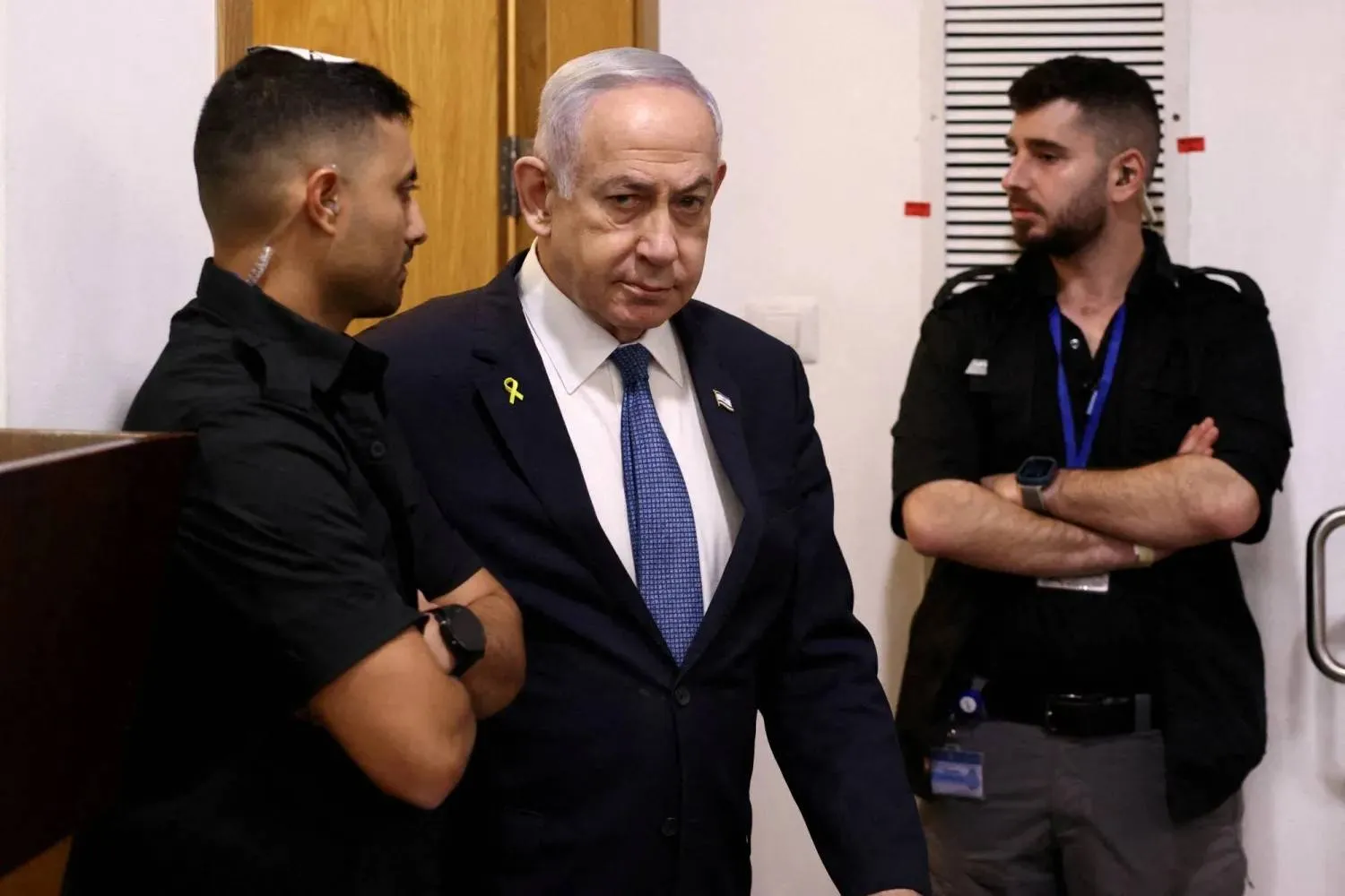 نتنياهو في المحكمة للإدلاء بإفادته بخصوص تُهم فساد موجهة إليه في ديسمبر 2024 (رويترز)