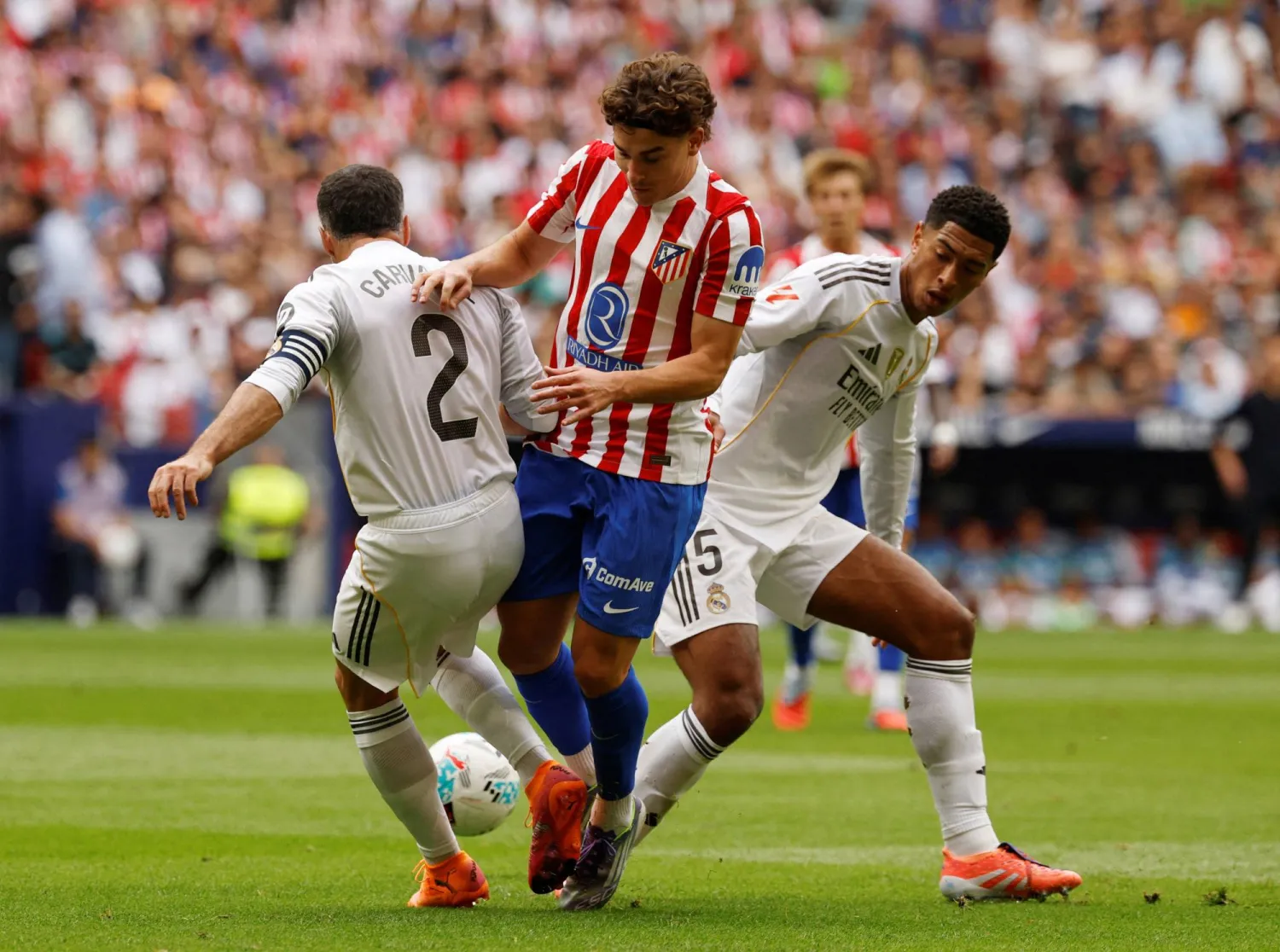 أتليتكو هزم الريال بخماسية (رويترز)