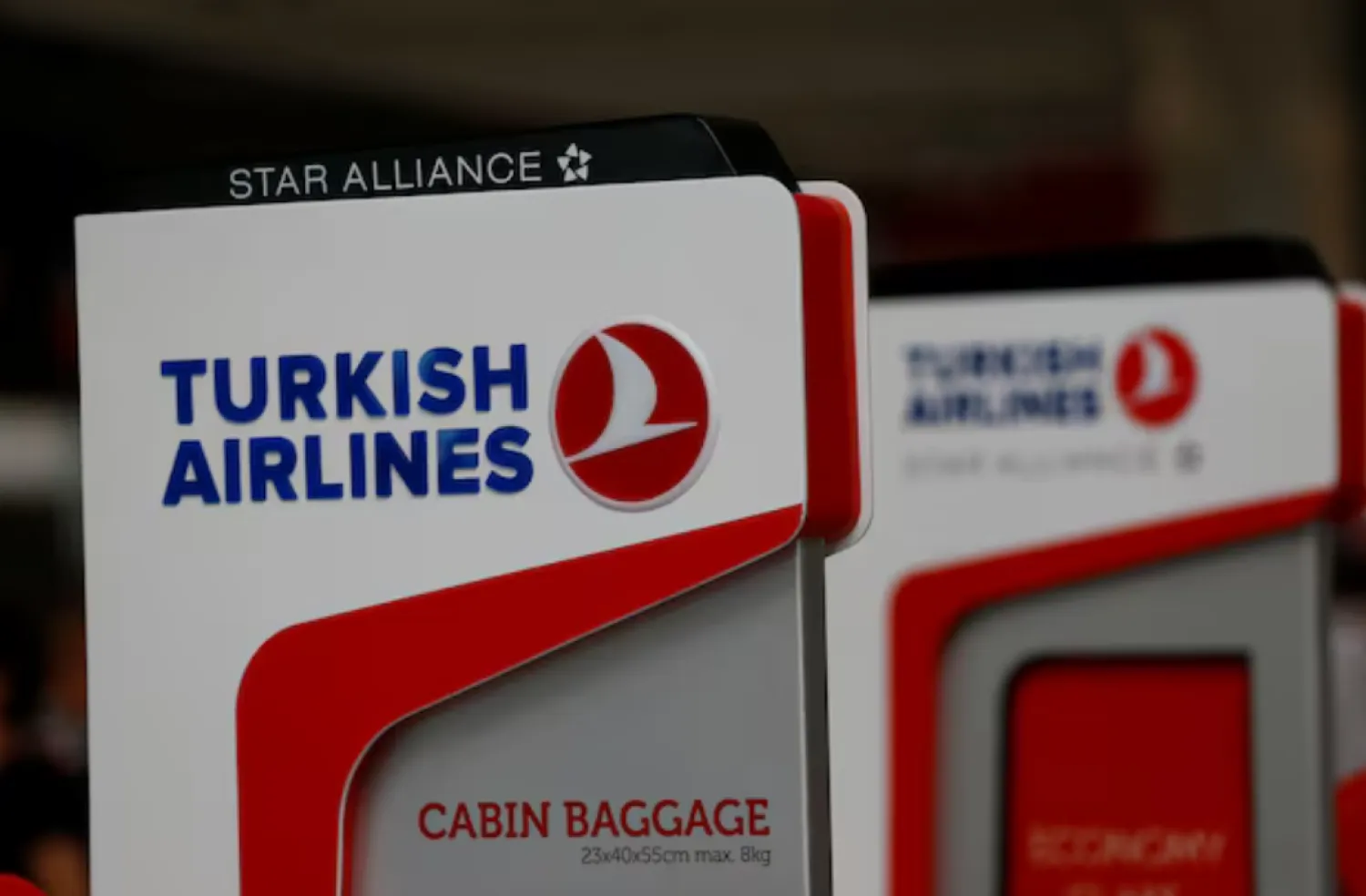 The logo of Turkish Airlines (THY) is pictured at Ataturk airport in Istanbul, Türkiye, June 29, 2016. REUTERS/Murad Sezer 