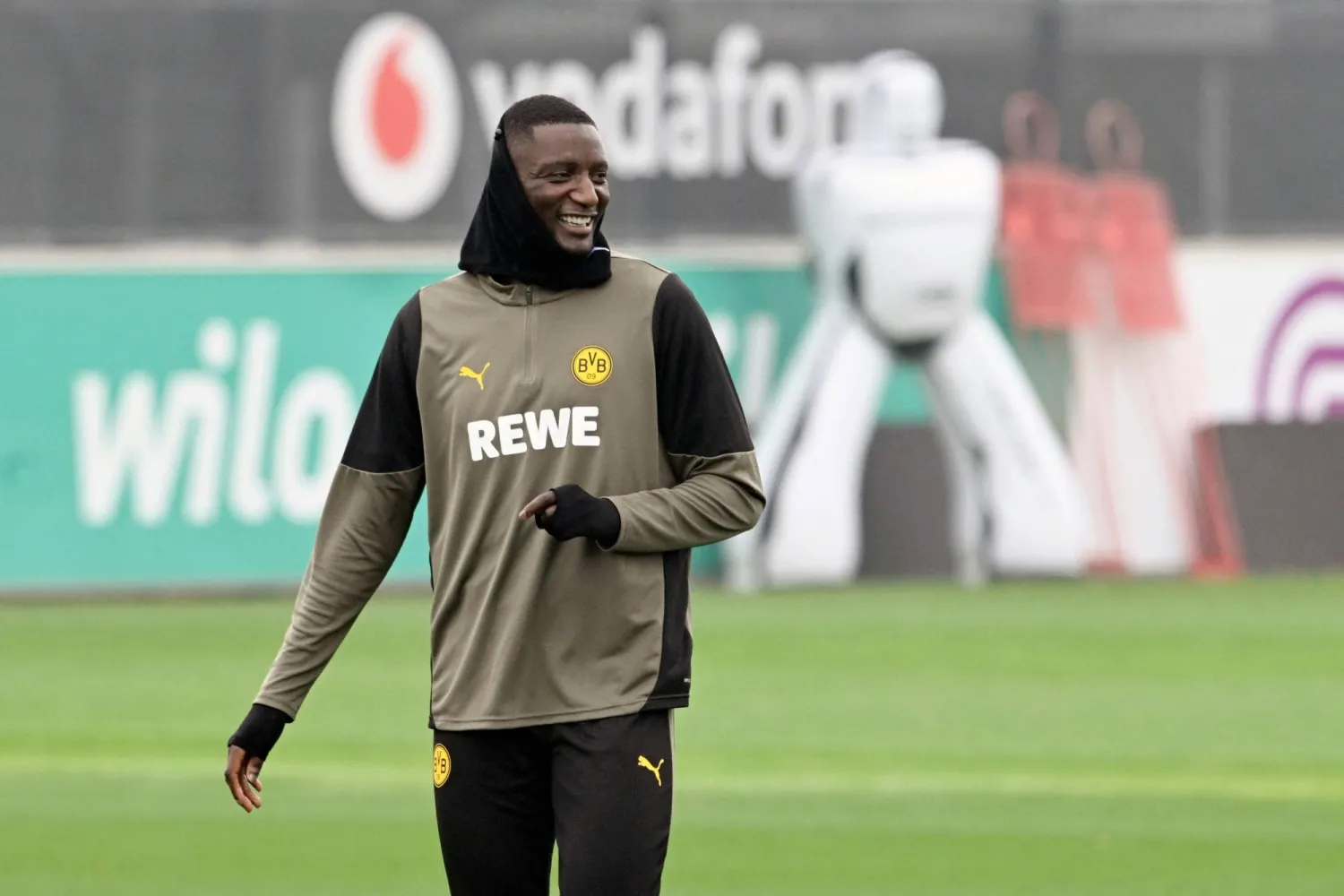 الغيني سيرهو جيراسي مهاجم بوروسيا دورتموند (أ.ف.ب)