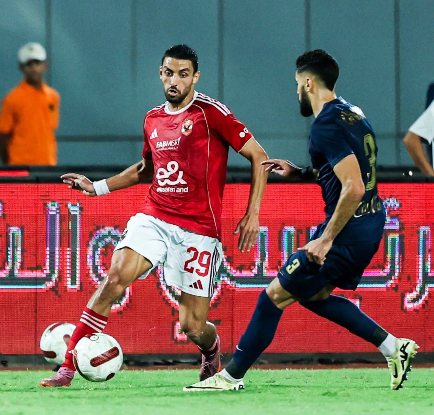 جانب من مباراة القمة بين قطبي الكرة المصرية الأهلي والزمالك (النادي الأهلي)