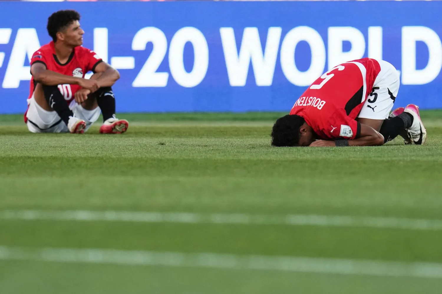 ظل منتخب مصر في المركز الرابع الأخير بالمجموعة بدون رصيد من النقاط (أ.ب)