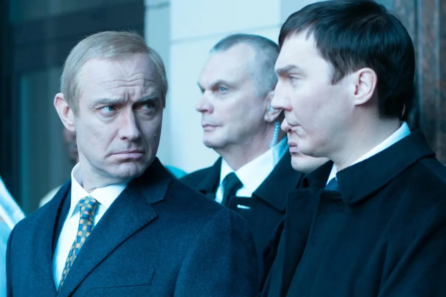 The Wizard of the Kremlin'de Jude Law'a (solda), Küçük Gün Işığım (Little Miss Sunshine), The Batman ve Tutsak'la (Prisoners) tanınan 41 yaşındaki Paul Dano (sağda) eşlik ediyor (Gaumont)
